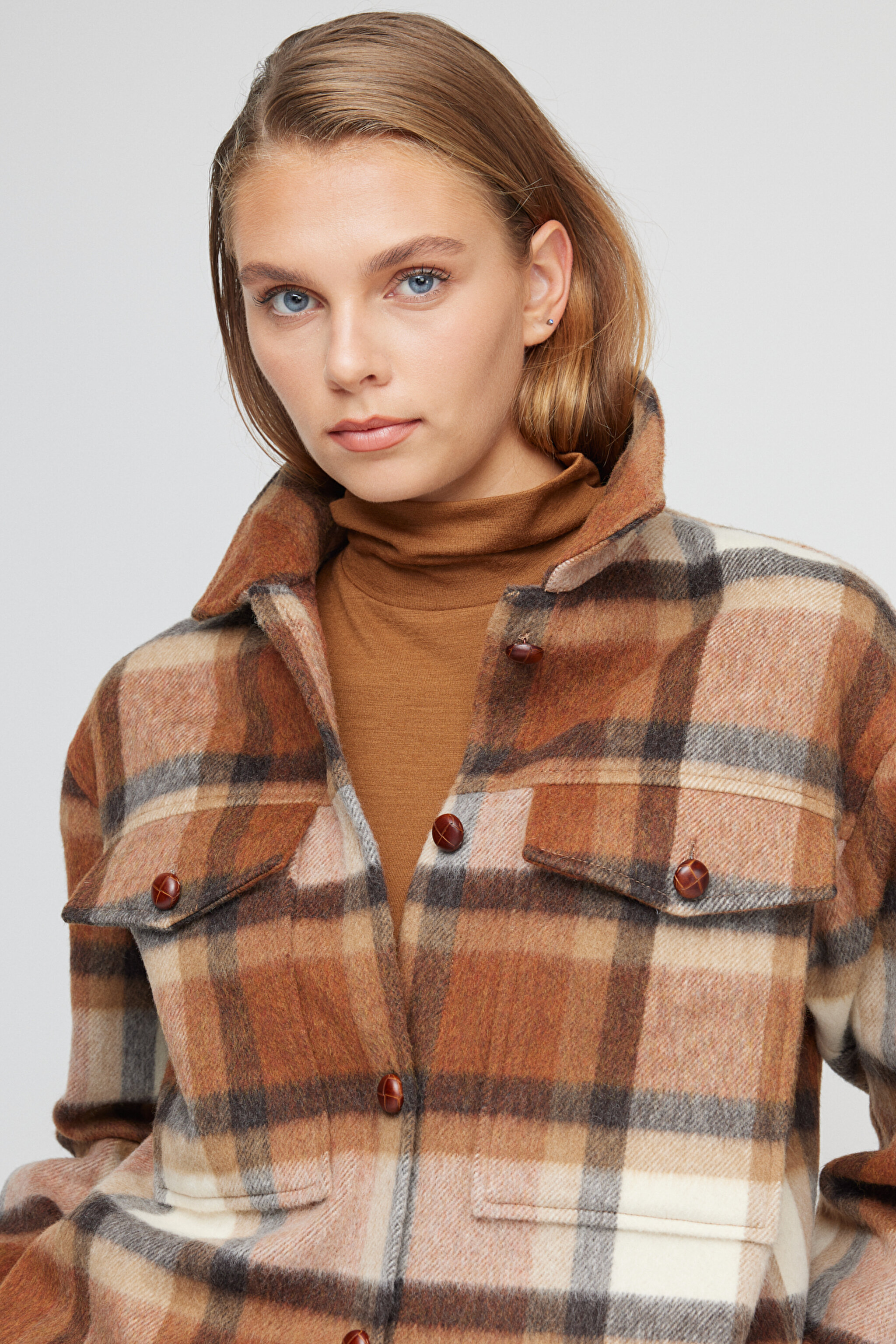 Yünlü Oversize Fit Gömlek Yaka Mont - Kahverengi-Bej (görsel 3)