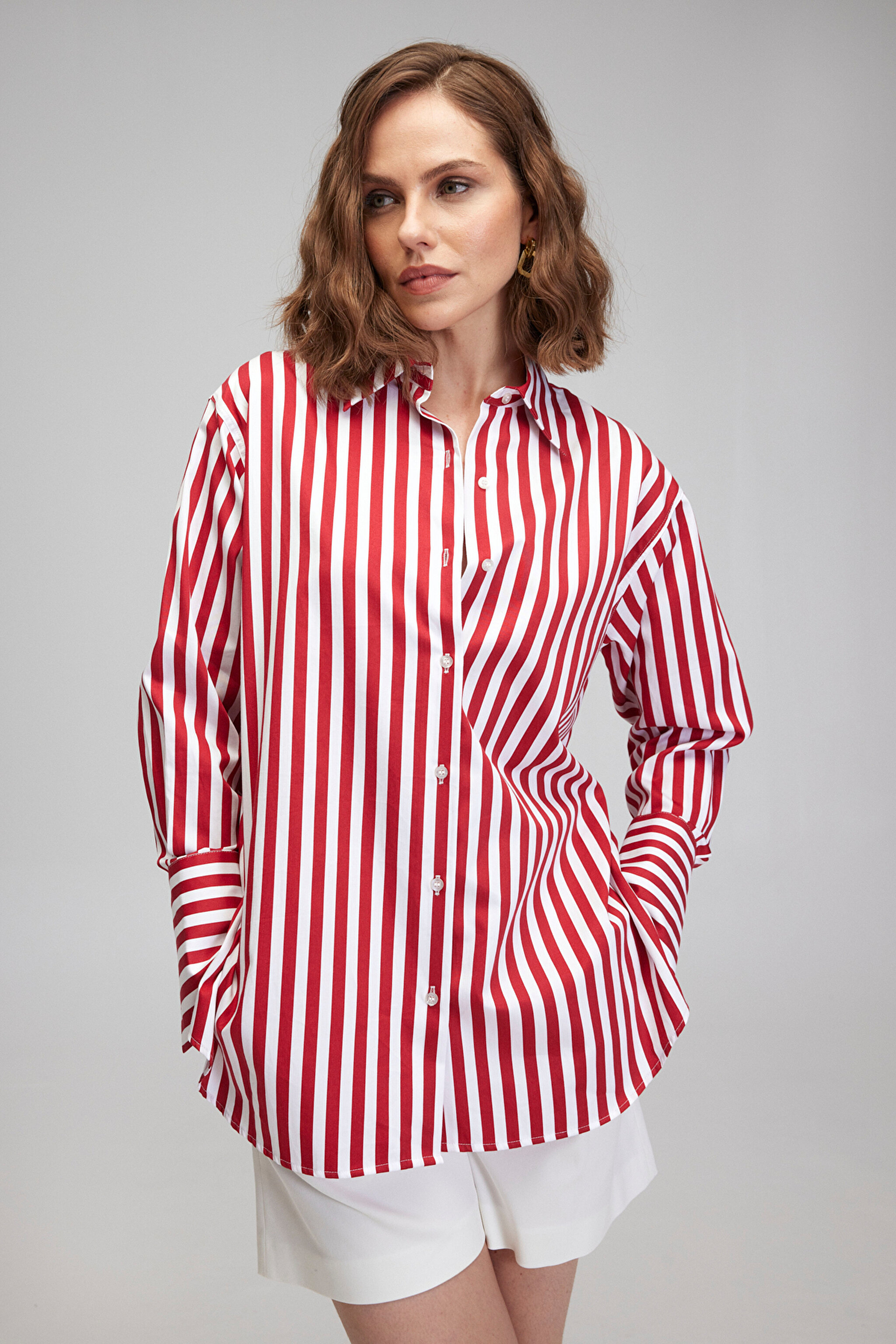 Klasik Yaka Oversize Fit Rahat Kesim %100 Pamuk Çizgili Gömlek - Kırmızı-Beyaz