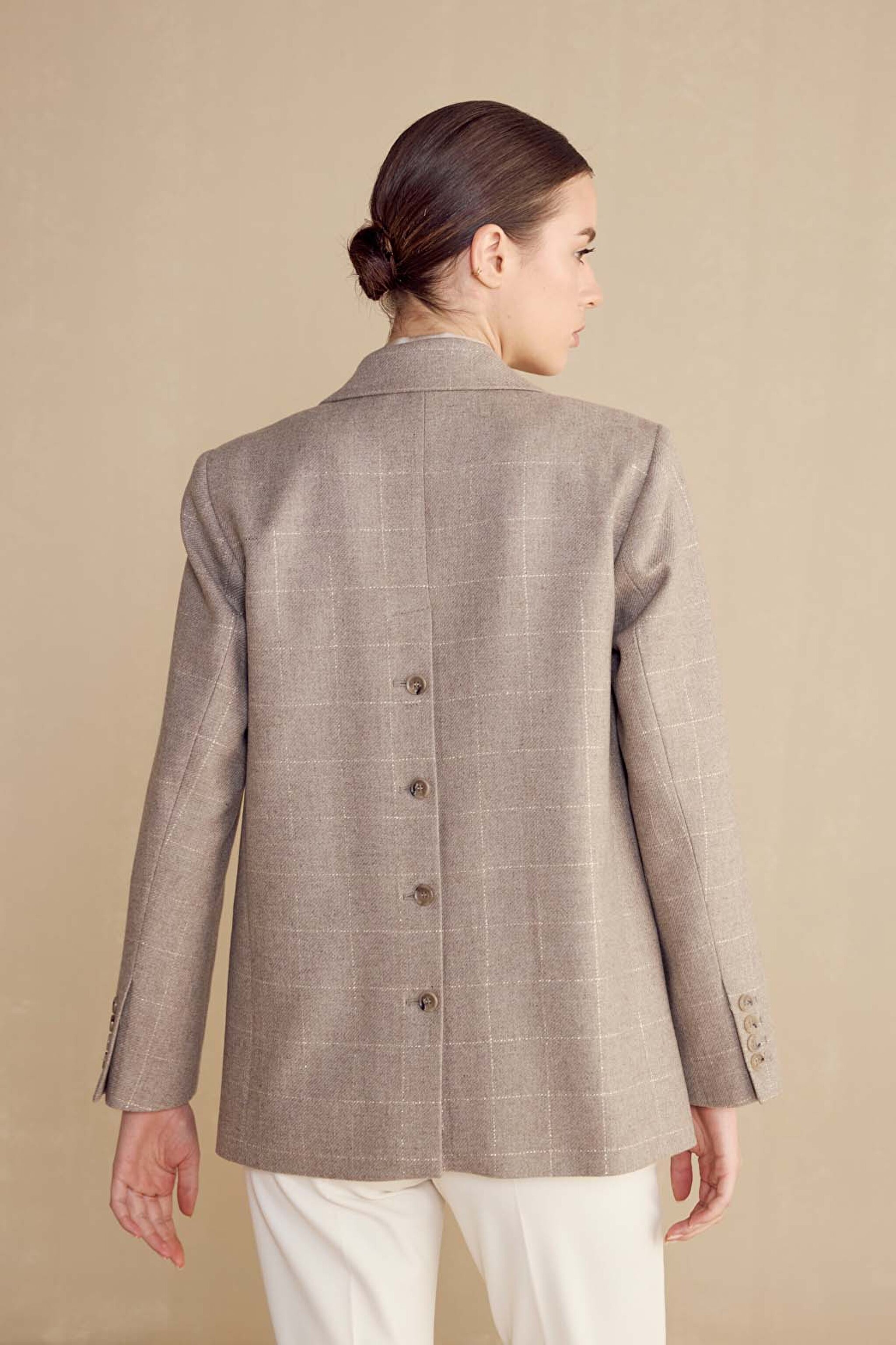 Düğme Detaylı Ekose Yün Kadın Blazer - Bej (görsel 6)