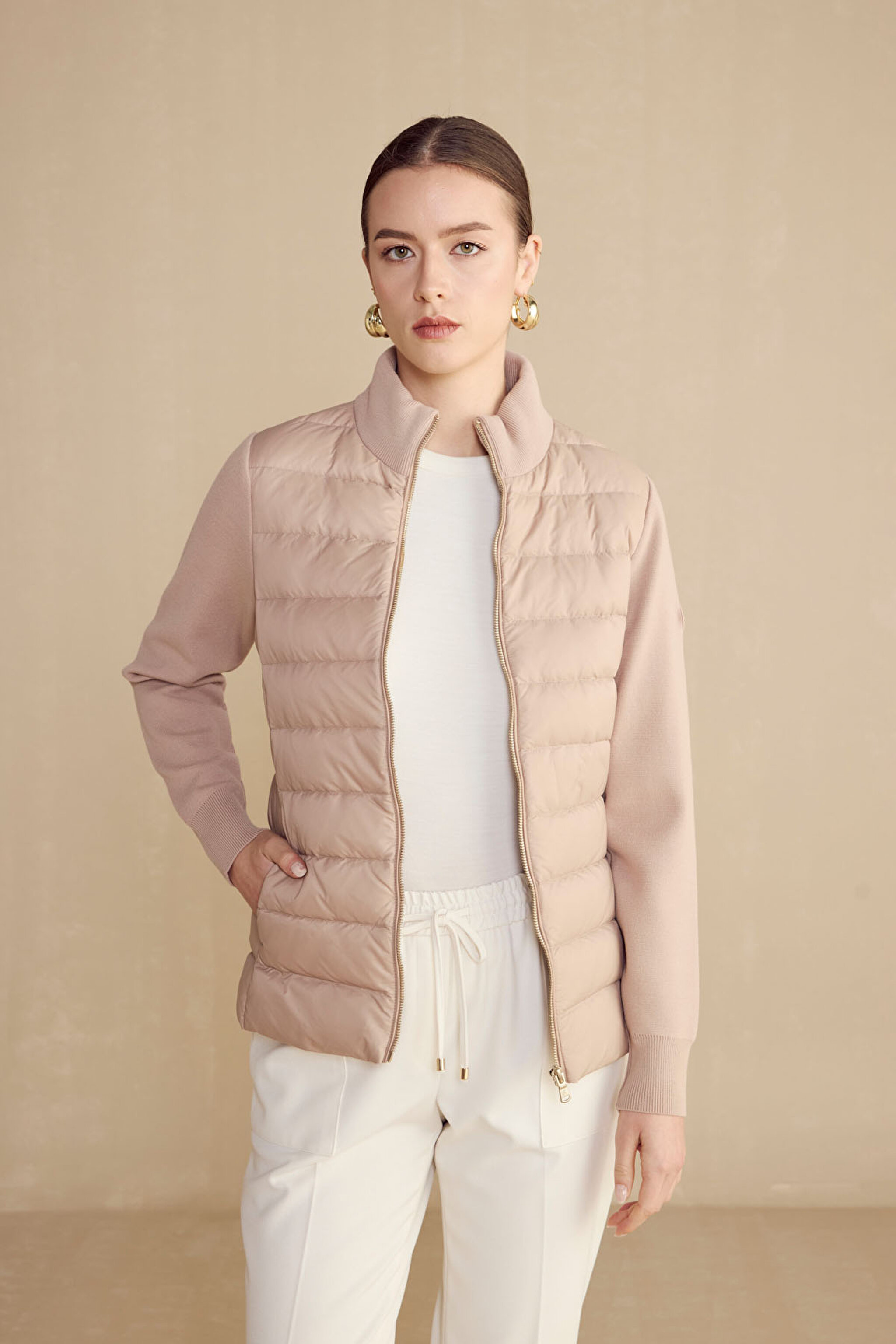 Triko Kollu Kaz Tüyü Puffer Kadın Mont - Camel