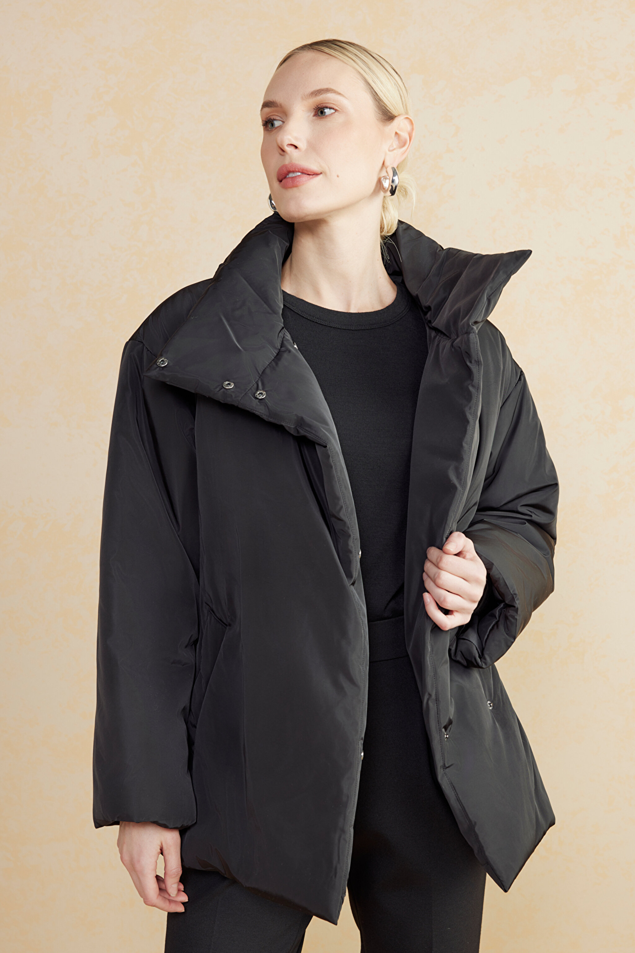 Beli Kuşaklı Kadın Puffer Mont - Siyah (görsel 3)