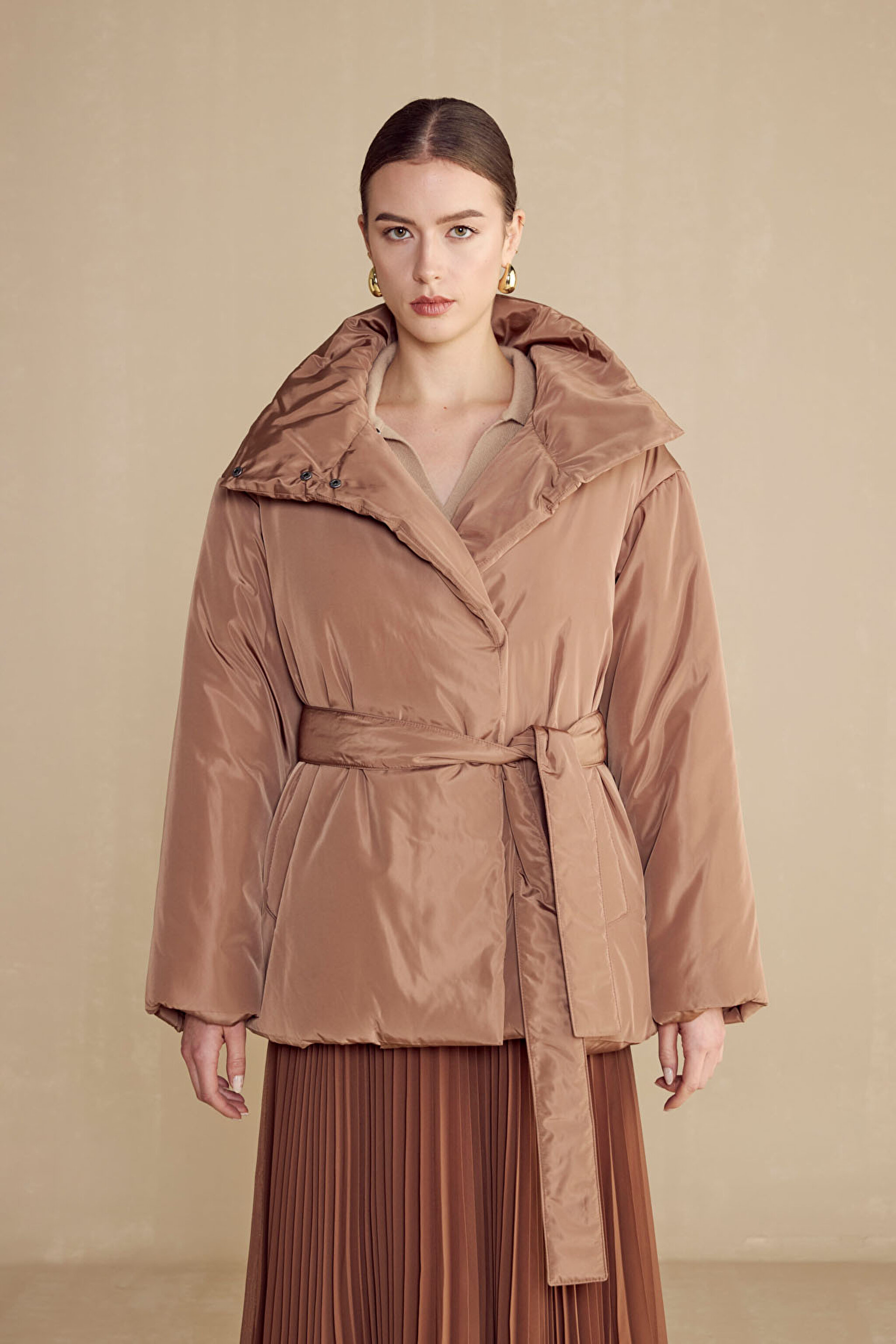 Beli Kuşaklı Kadın Puffer Mont - Karamel (görsel 2)
