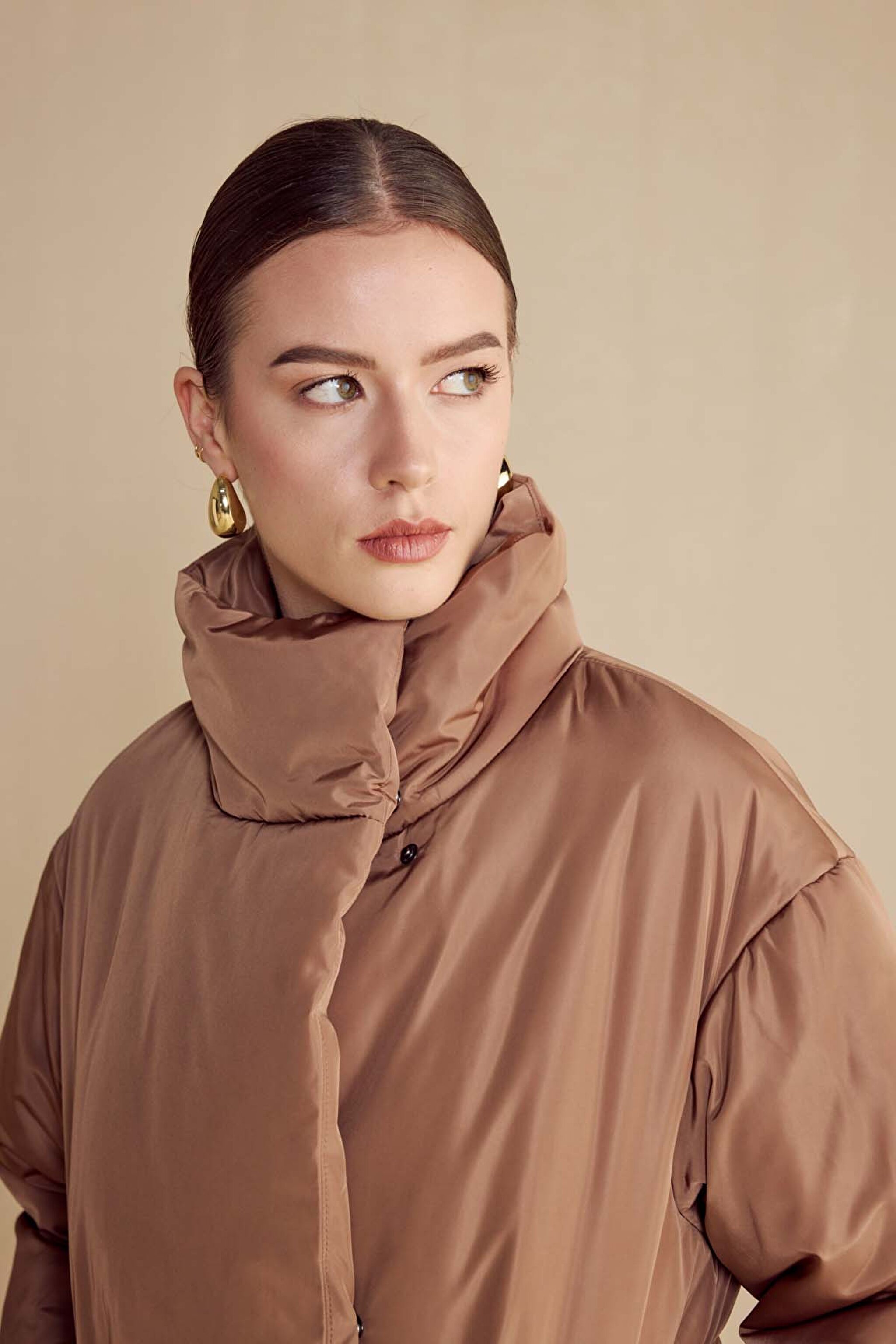 Beli Kuşaklı Kadın Puffer Mont - Karamel (görsel 6)