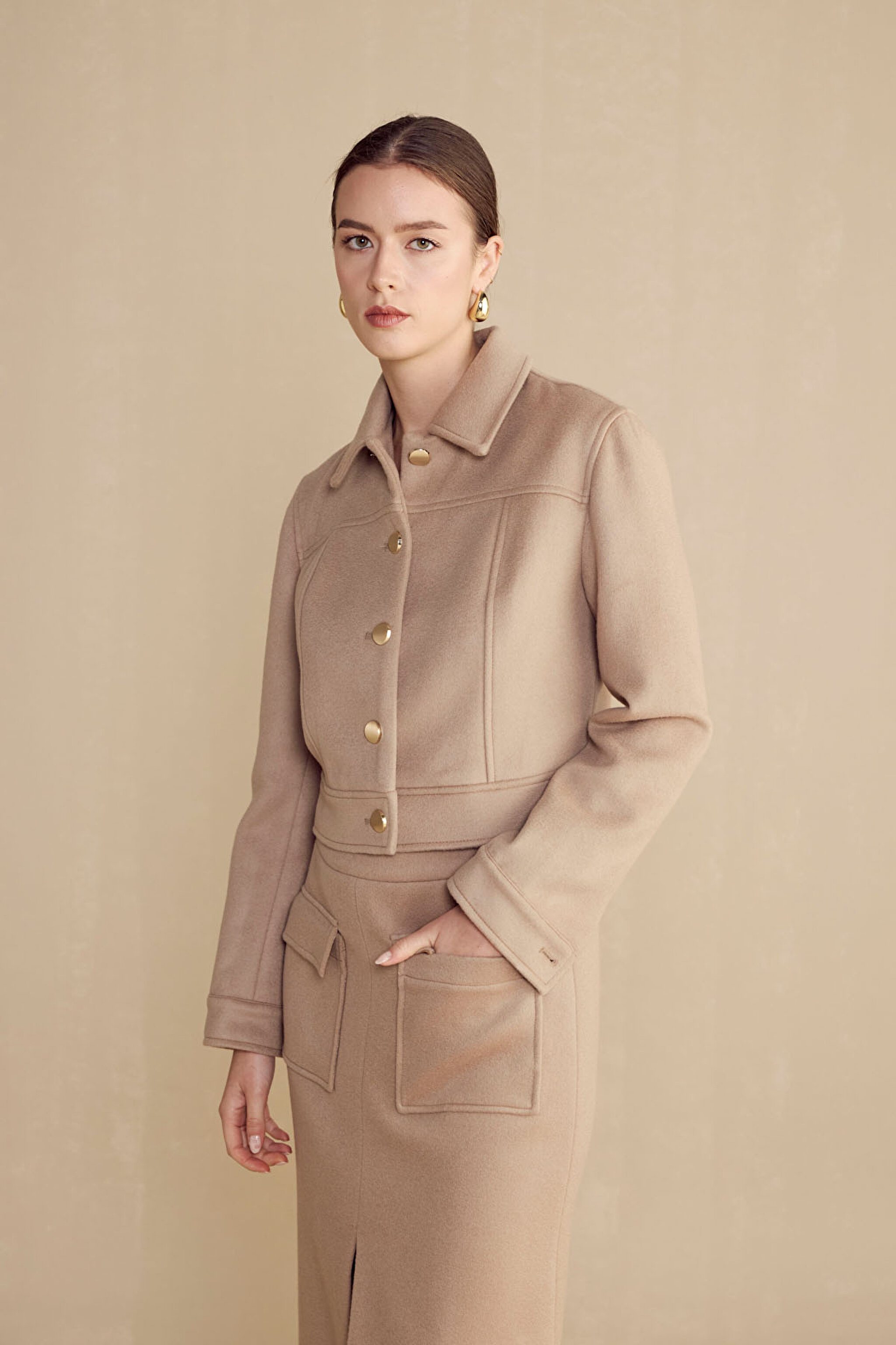Yün Logo Astarlı Crop Kadın Mont - Camel