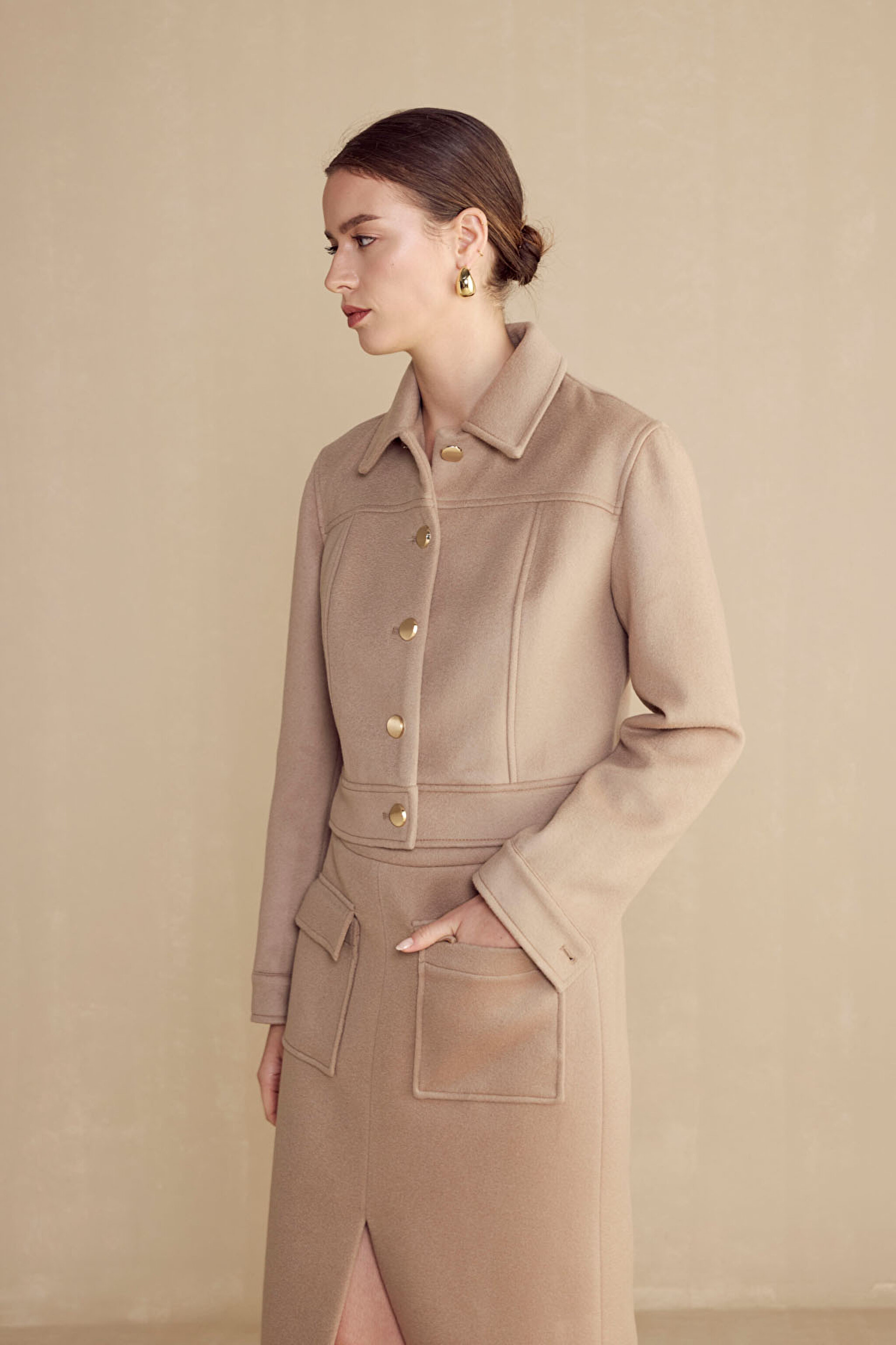 Yün Logo Astarlı Crop Kadın Mont - Camel (görsel 2)