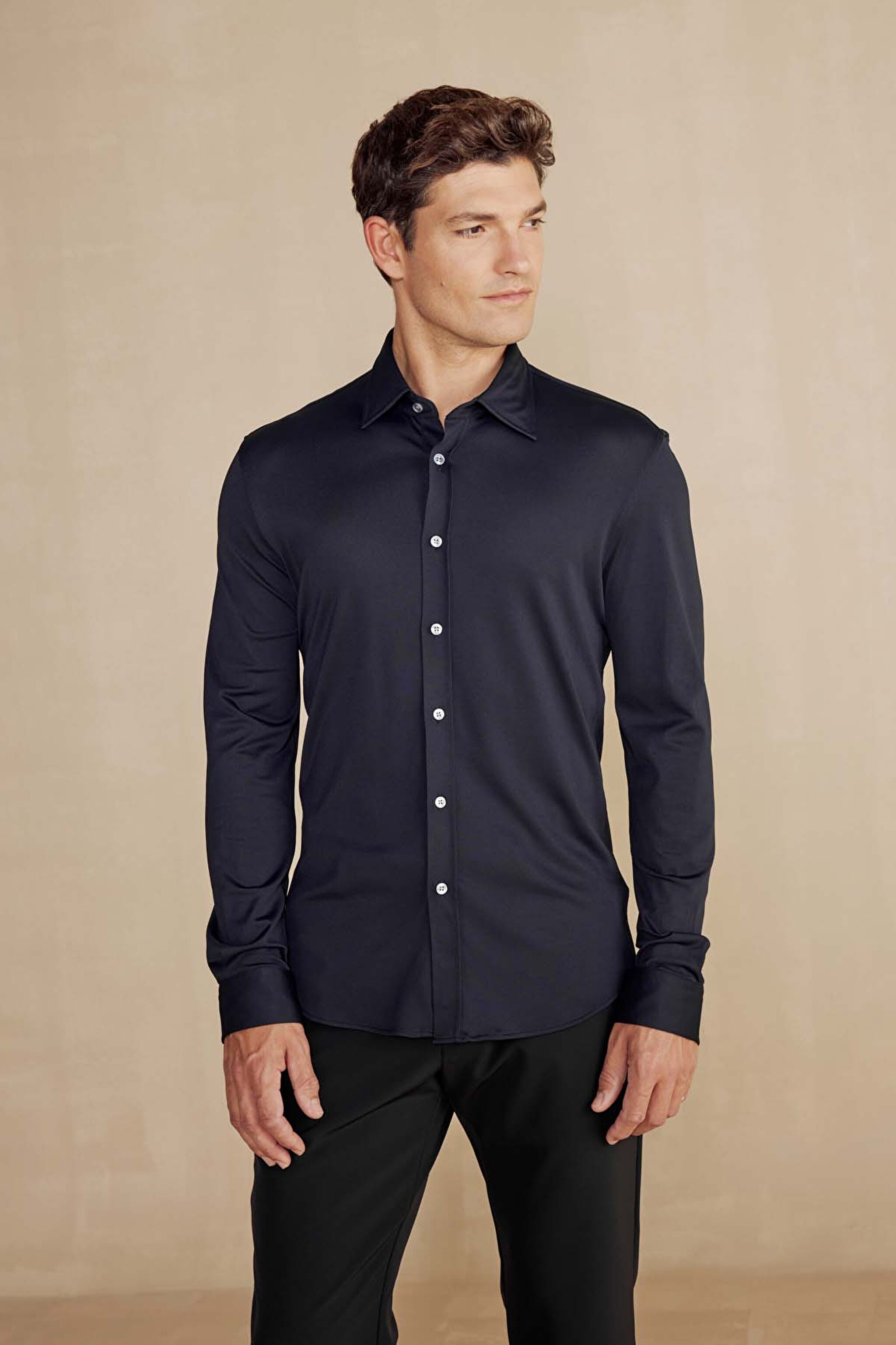 Slim Fit Klasik Yaka Performans Gömlek - Siyah (görsel 2)