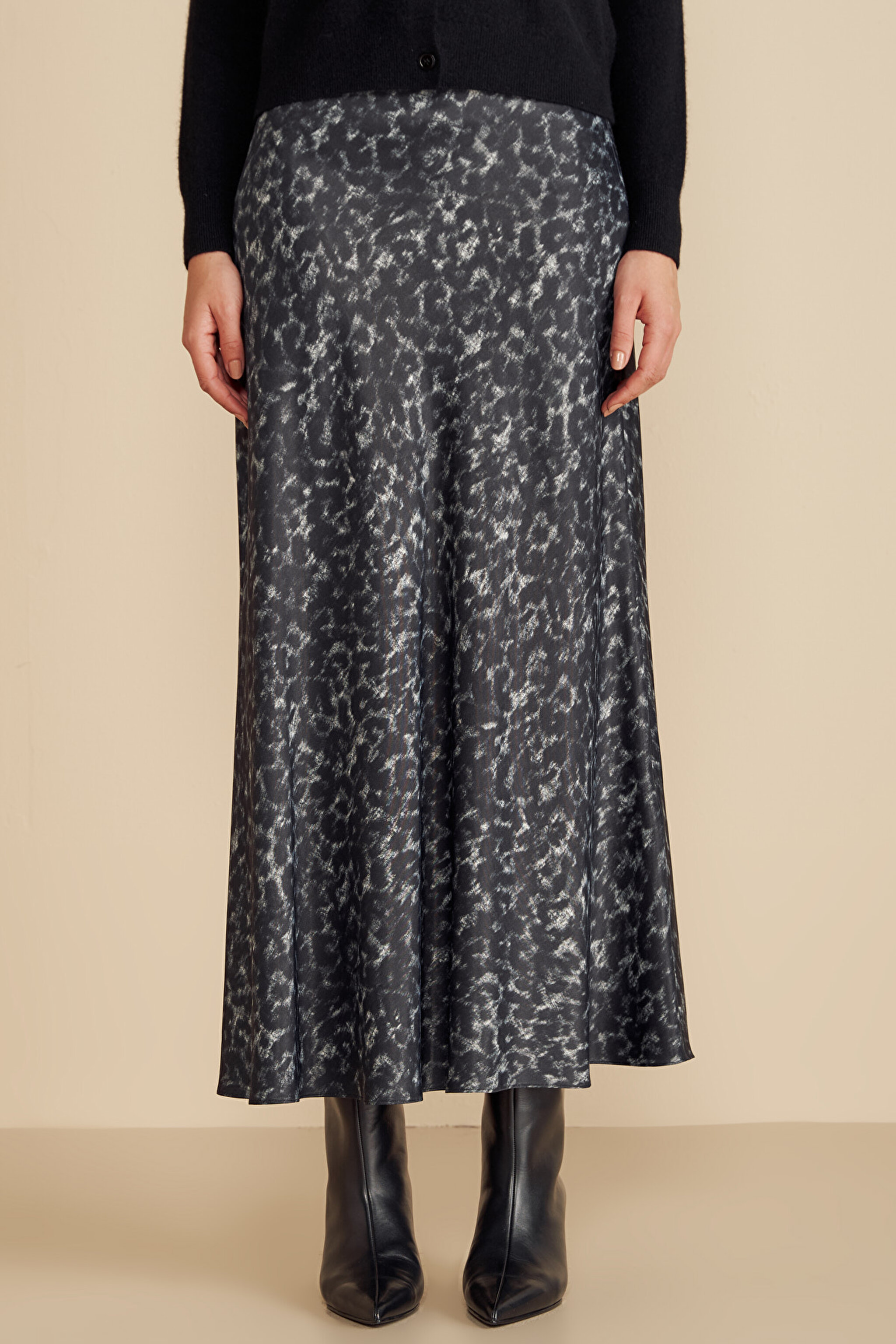 Leopar Desenli Midi Saten Etek - gri siyah (görsel 3)