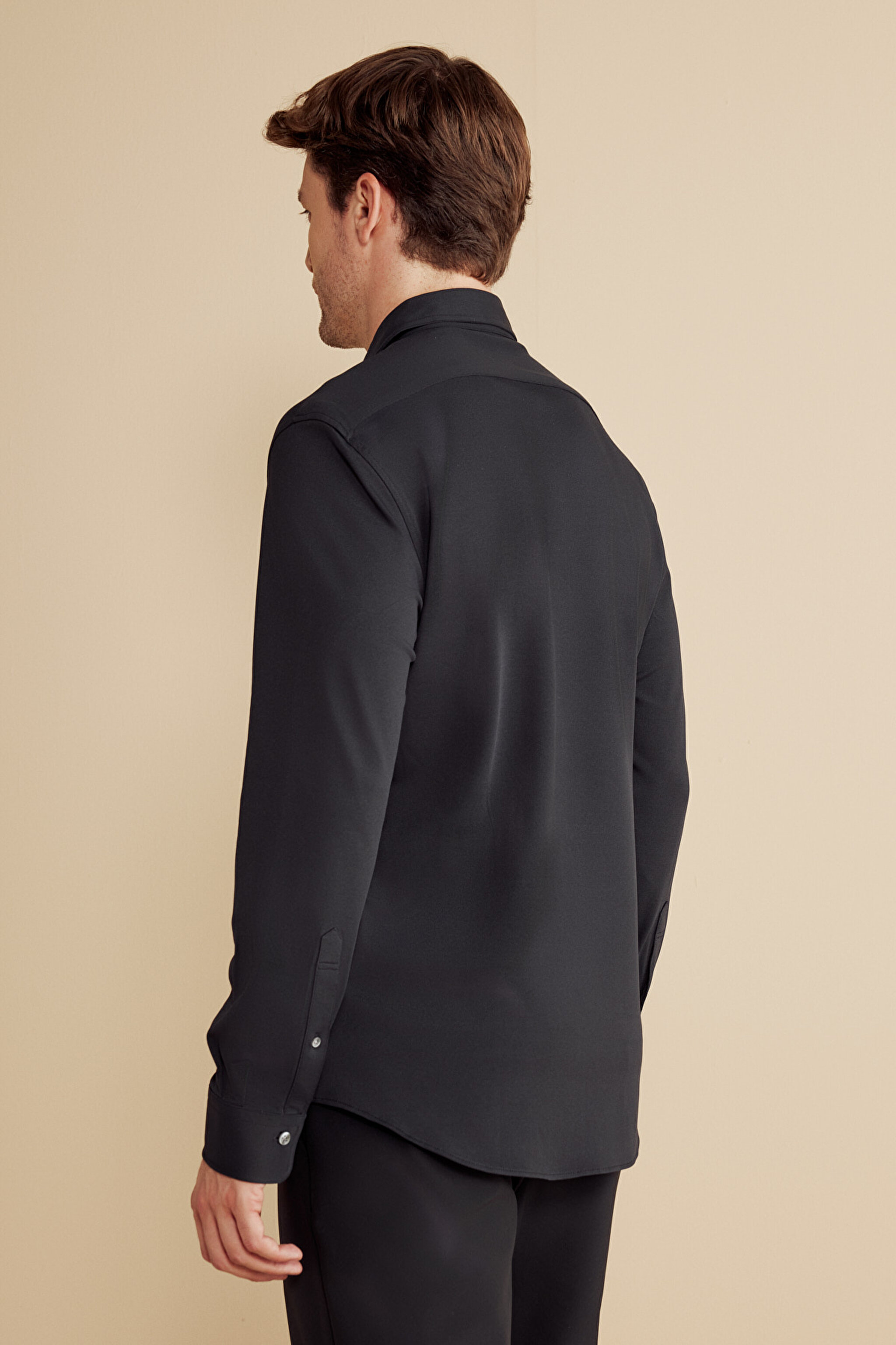 Klasik Yaka Slim Fit Performans Gömlek - Siyah (görsel 5)