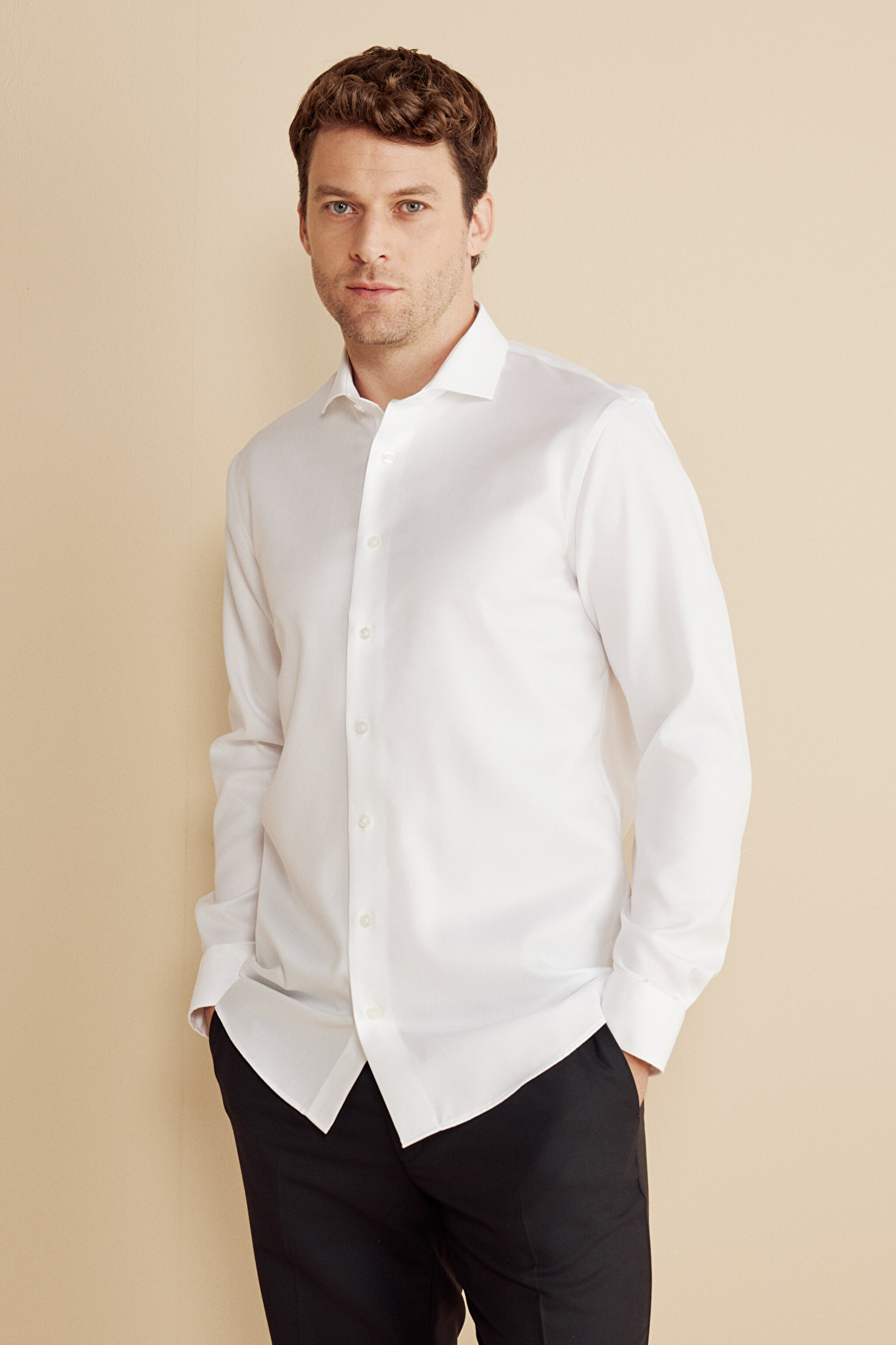 %100 Pamuk  İtalyan Yaka Slim Fit Armürlü Oxford Doku Non Iron Gömlek - Beyaz (görsel 2)