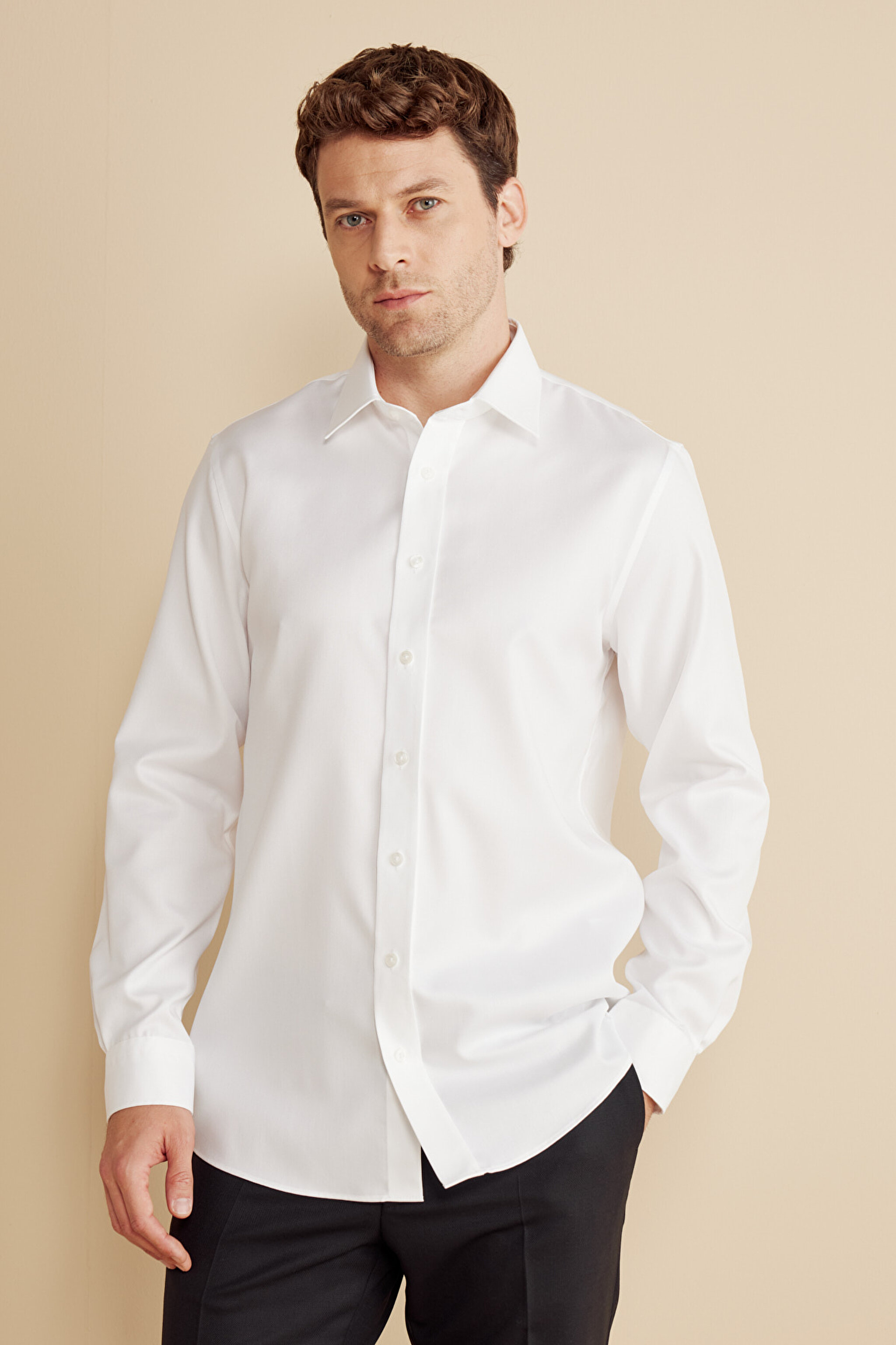 %100 Pamuk  Klasik Yaka Slim Fit Armürlü Oxford Doku Non Iron Gömlek - Beyaz (görsel 2)