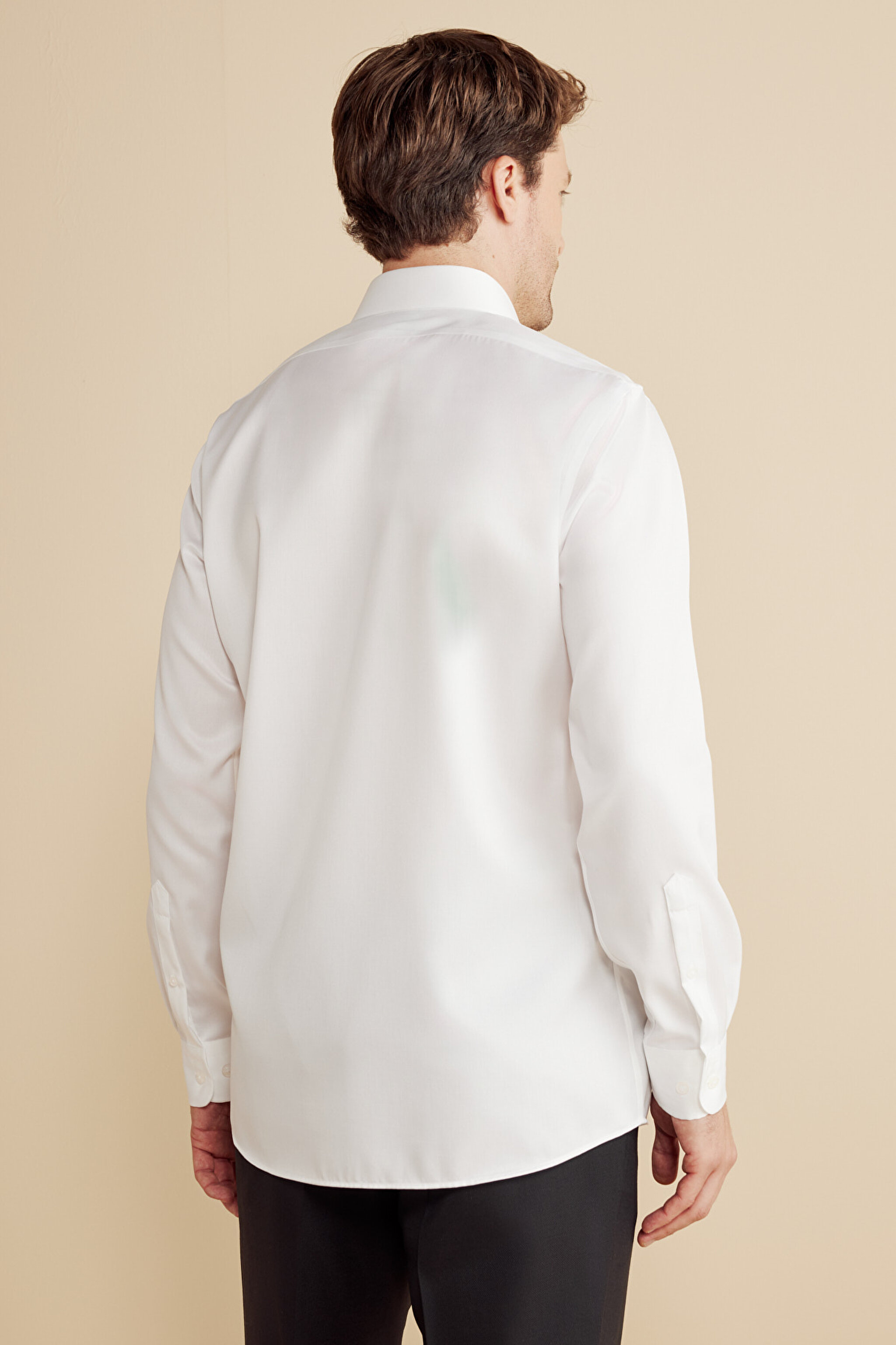 %100 Pamuk  Klasik Yaka Slim Fit Gabardin Doku Non Iron Gömlek - Beyaz (görsel 5)