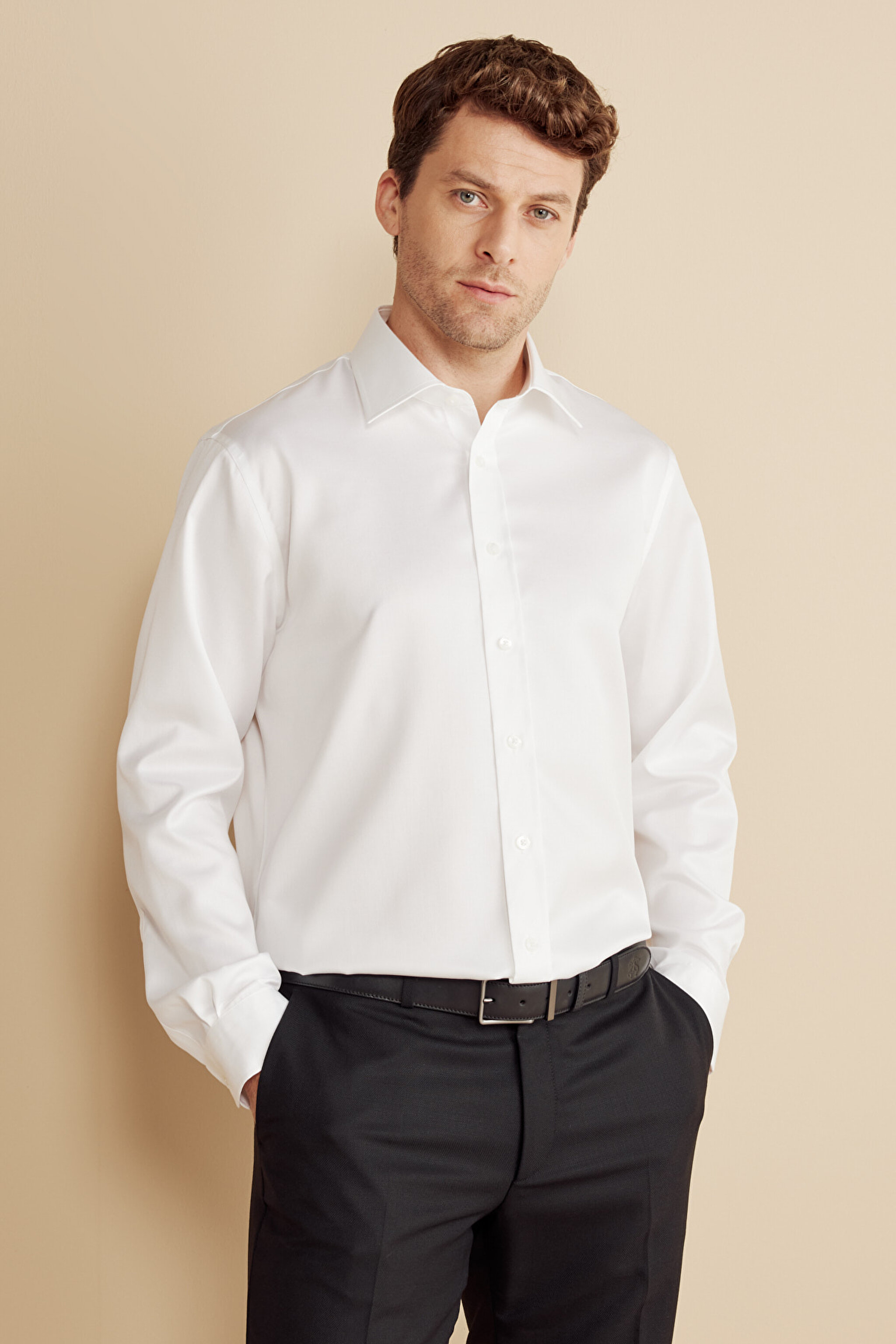 %100 Pamuk  Klasik Yaka Regular Fit Gabardin Doku Non Iron Gömlek - Beyaz