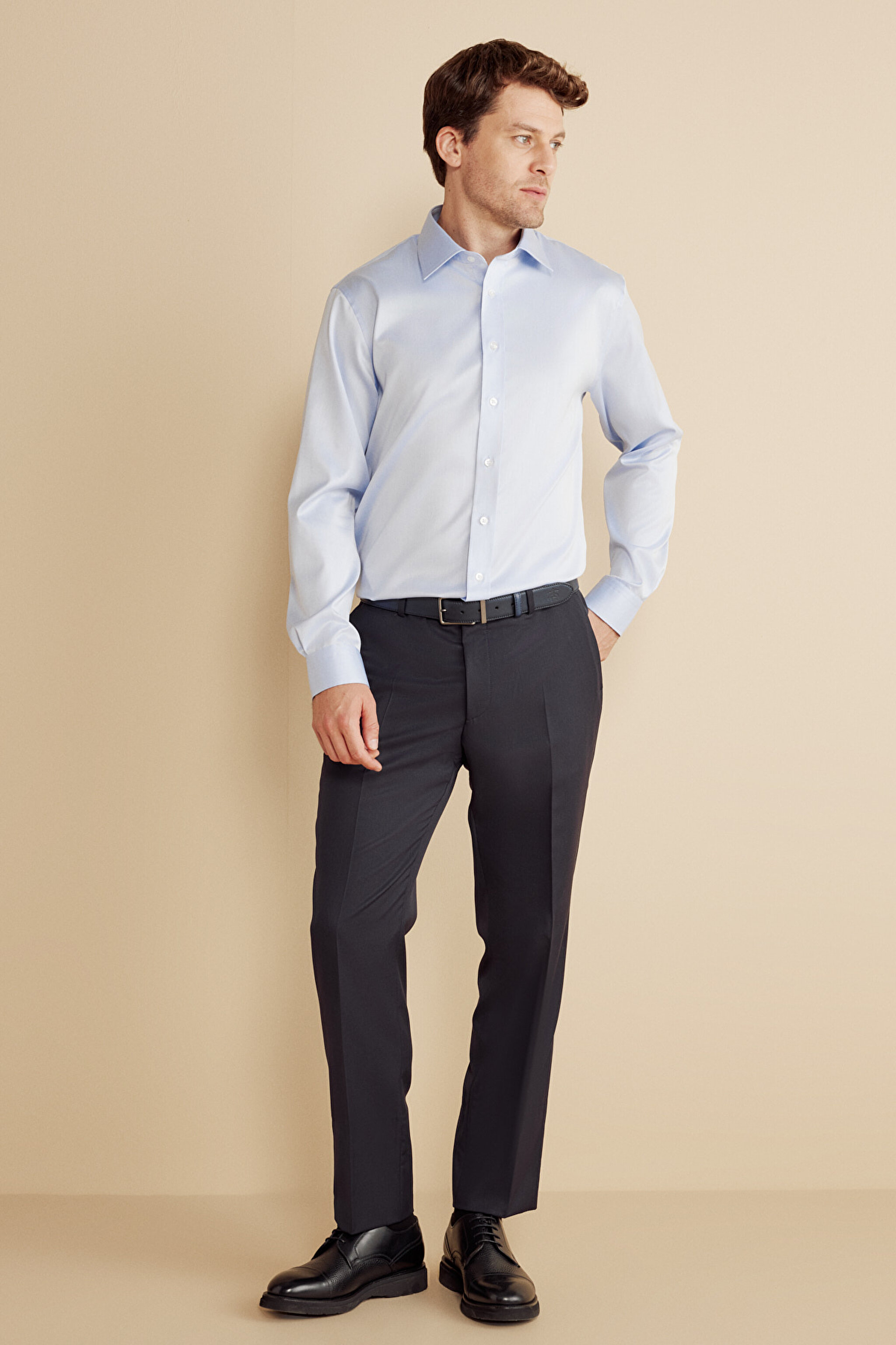 %100 Pamuk  Klasik Yaka Regular Fit Gabardin Doku Non Iron Gömlek - Mavi (görsel 3)