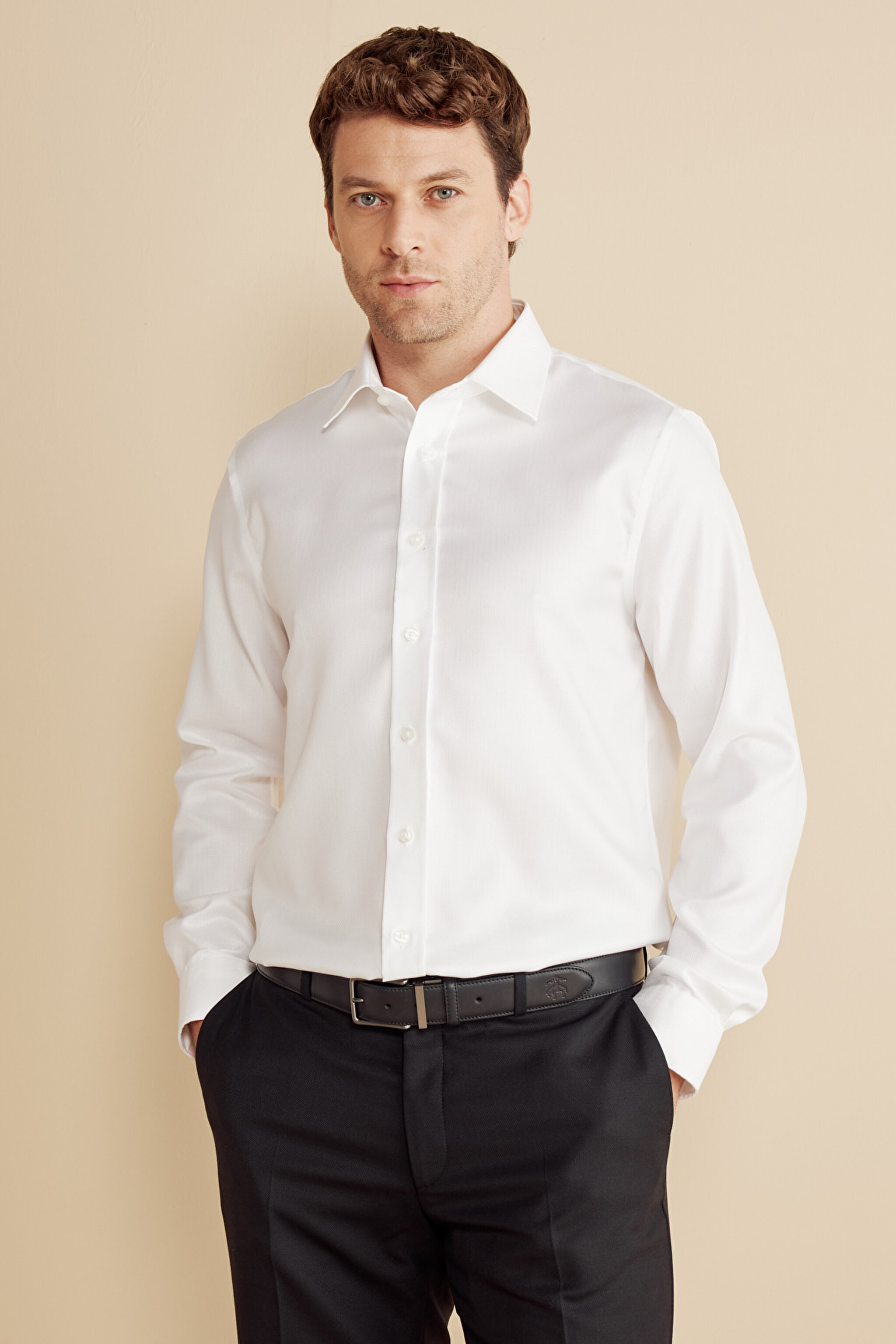 %100 Pamuk  Klasik Yaka Slim Fit Balıksırtı Non Iron Gömlek - Beyaz