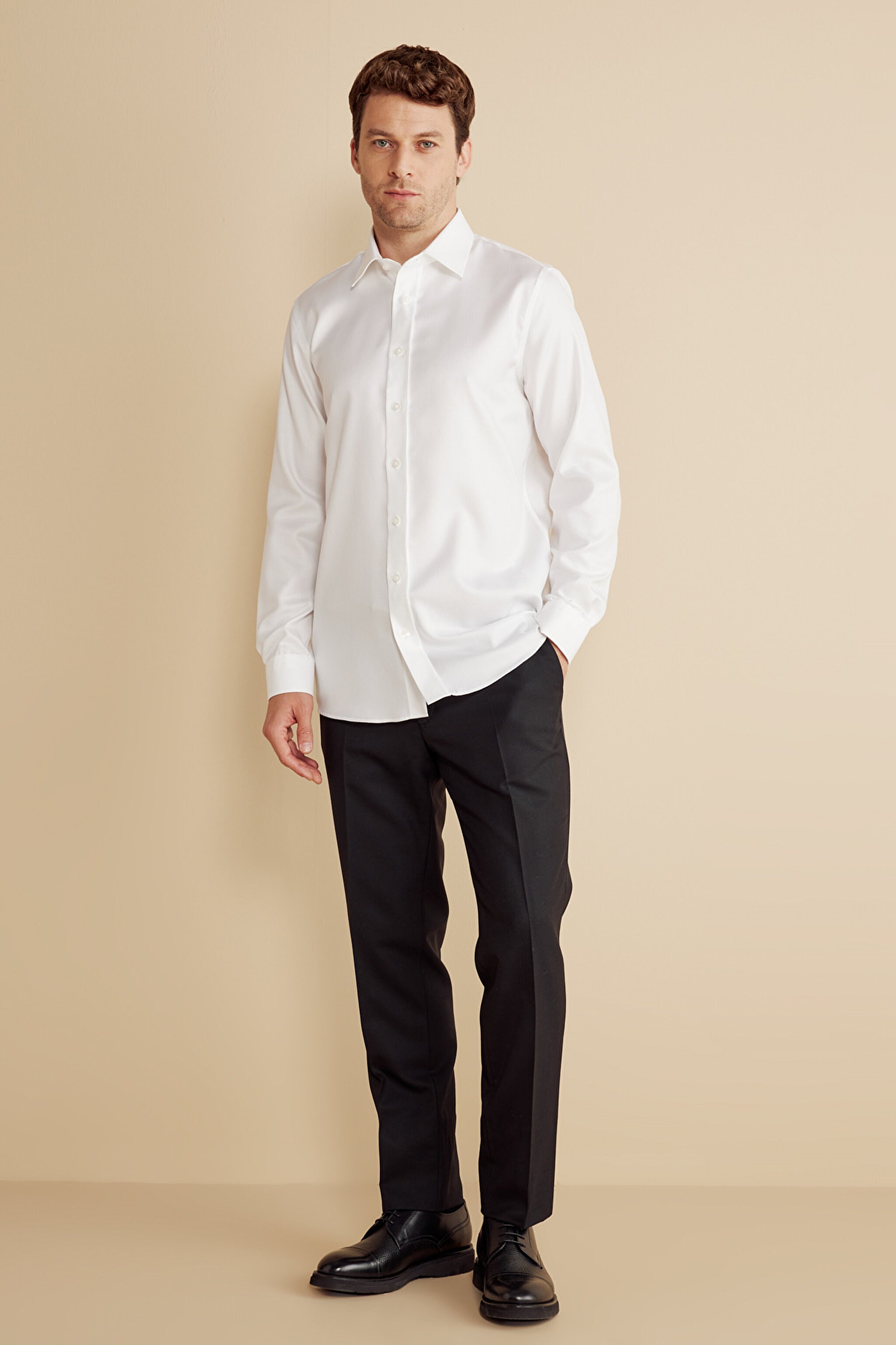 %100 Pamuk  Klasik Yaka Slim Fit Balıksırtı Non Iron Gömlek - Beyaz (görsel 3)
