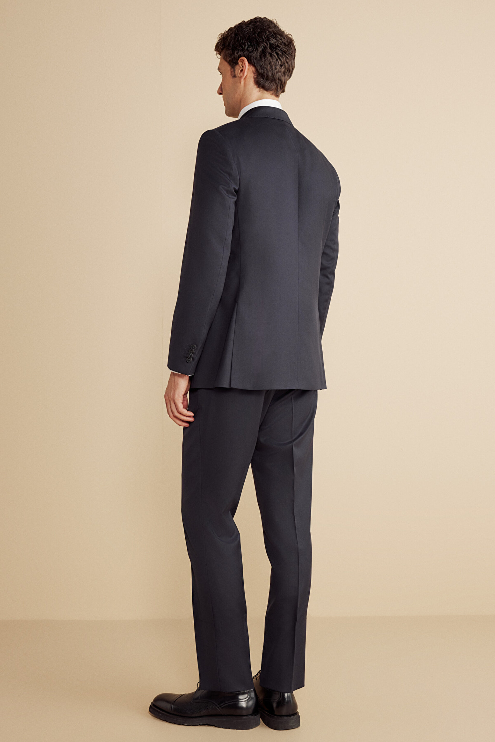 Yün Karışımlı Mono Yaka Kapak Cep Slim Fit Limited Edition İpek Takım Elbise - Lacivert (görsel 6)