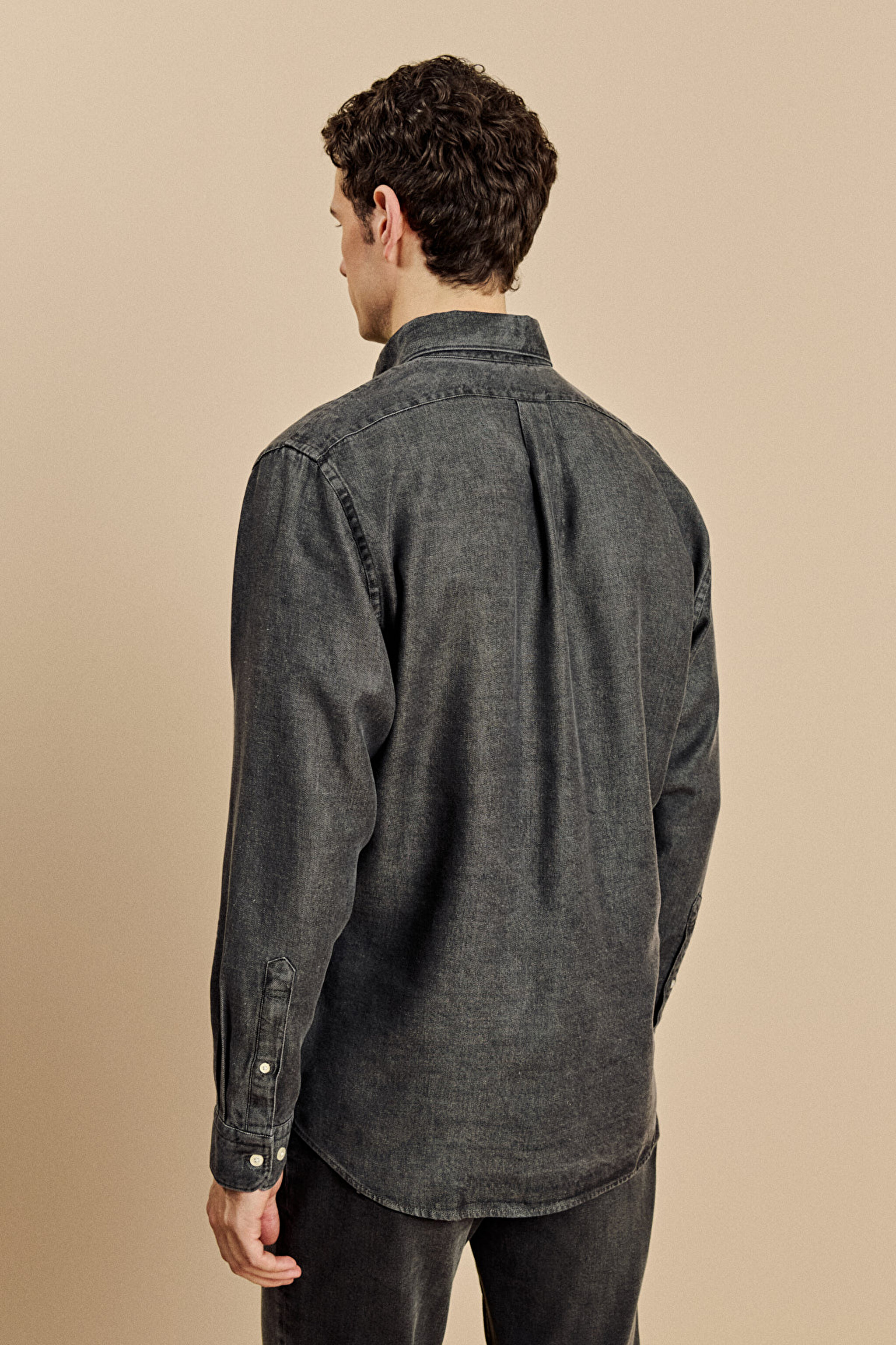 Düğmeli Yaka Regular Fit Denim Gömlek - Antrasit (görsel 5)