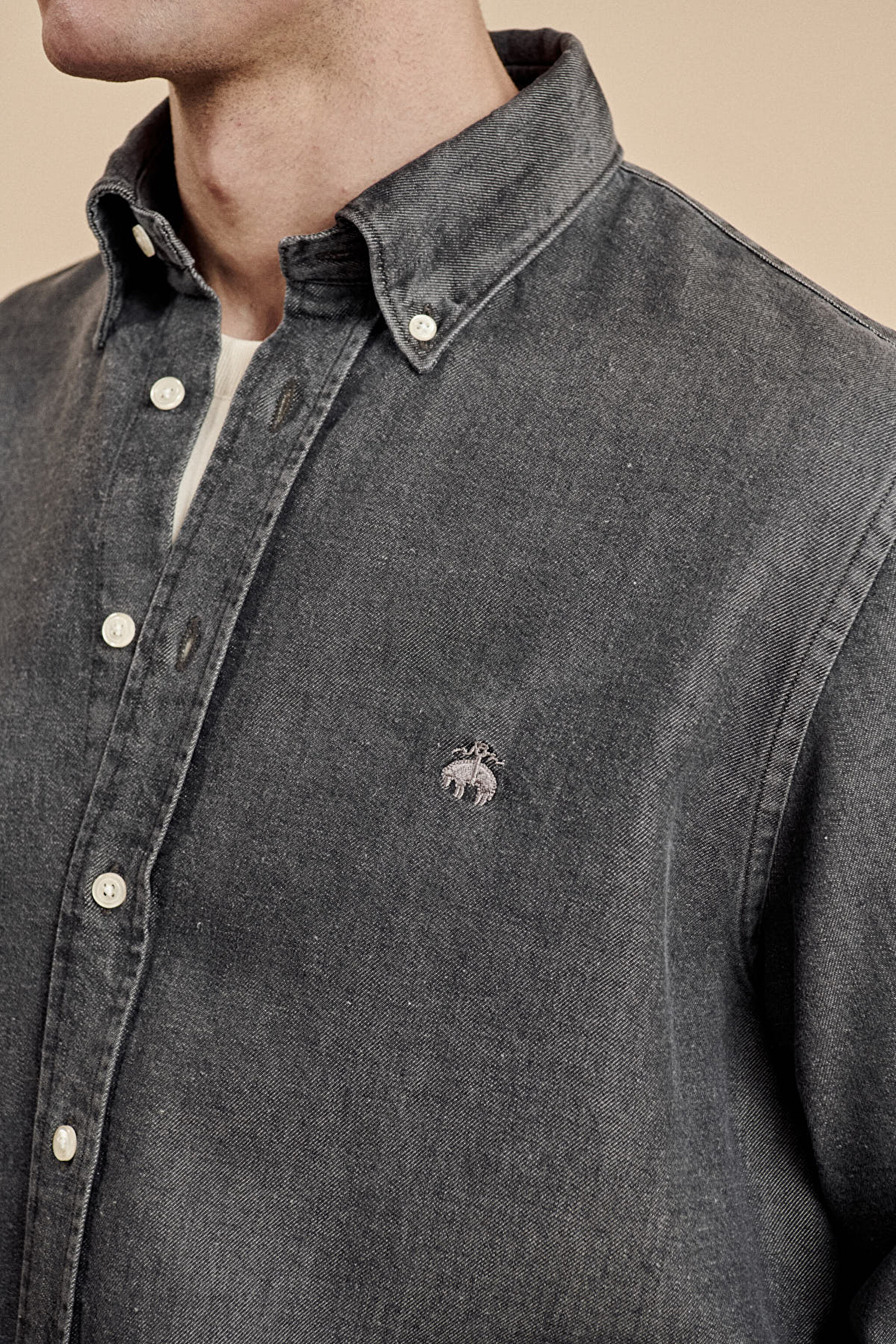 Düğmeli Yaka Regular Fit Denim Gömlek - Antrasit (görsel 6)