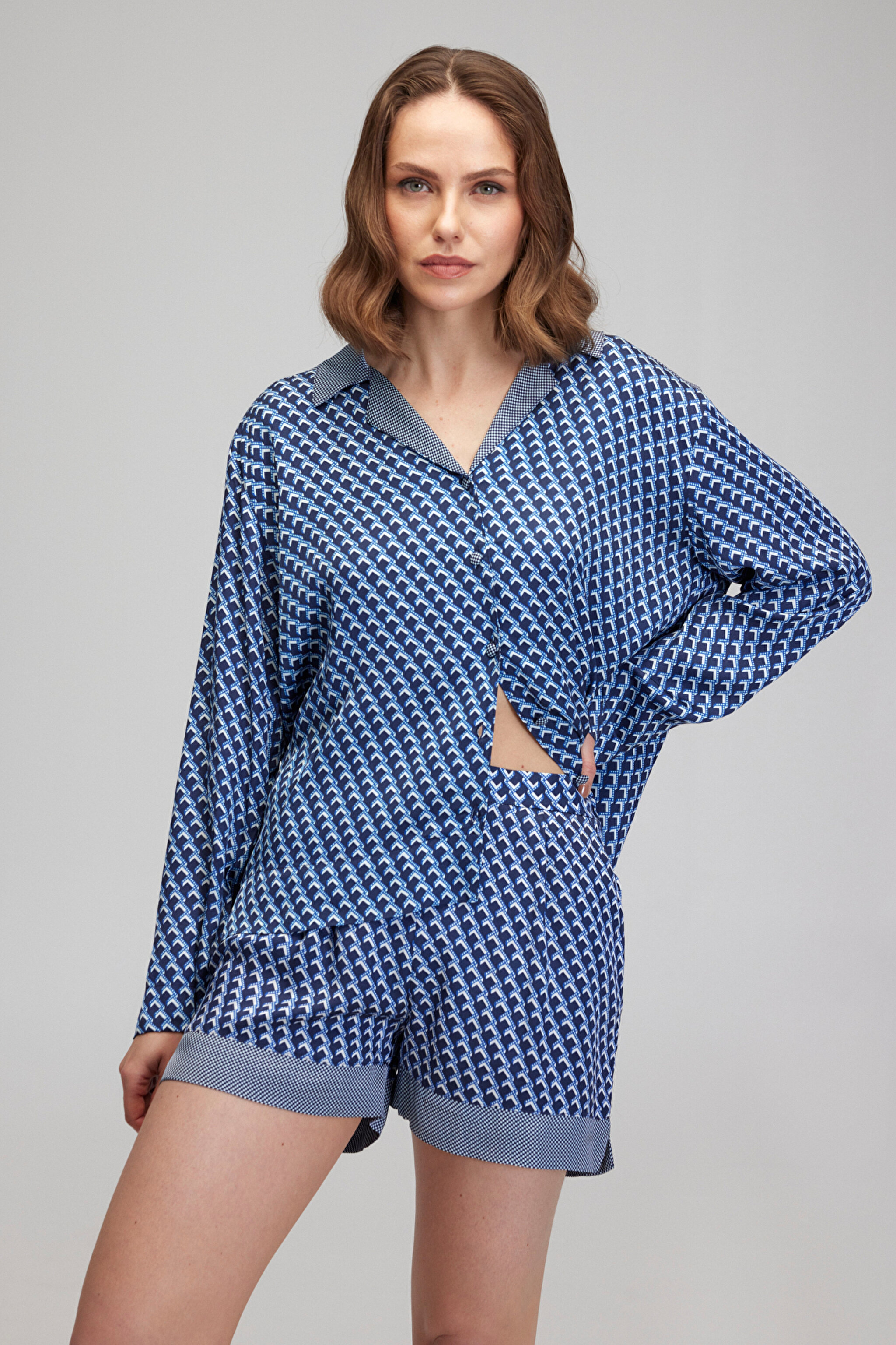 Regular Fit Geniş Kesim Desenli Şort - Lacivert