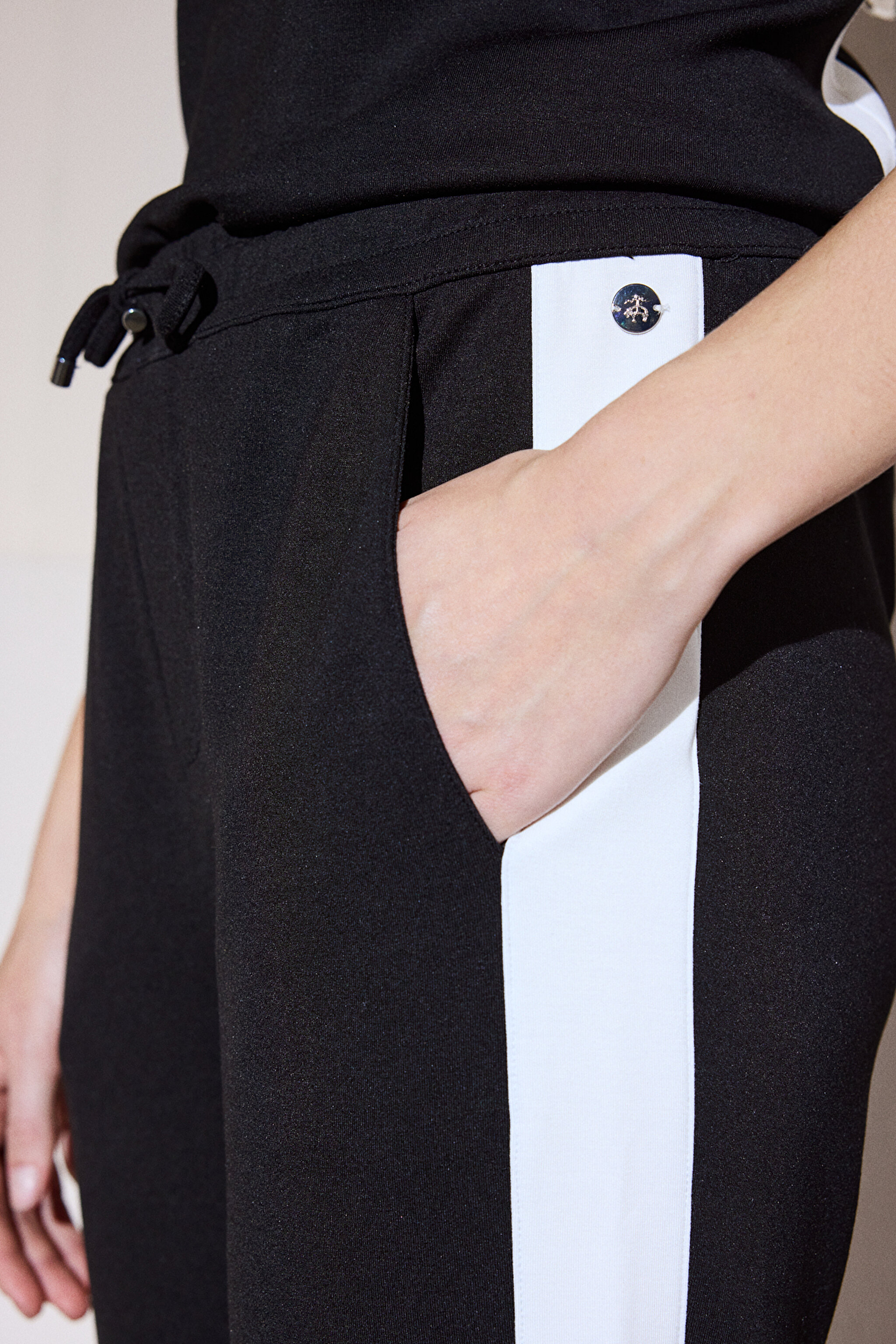 Scuba Sandy Cepli Sweatpant - Siyah-Ekru (görsel 5)