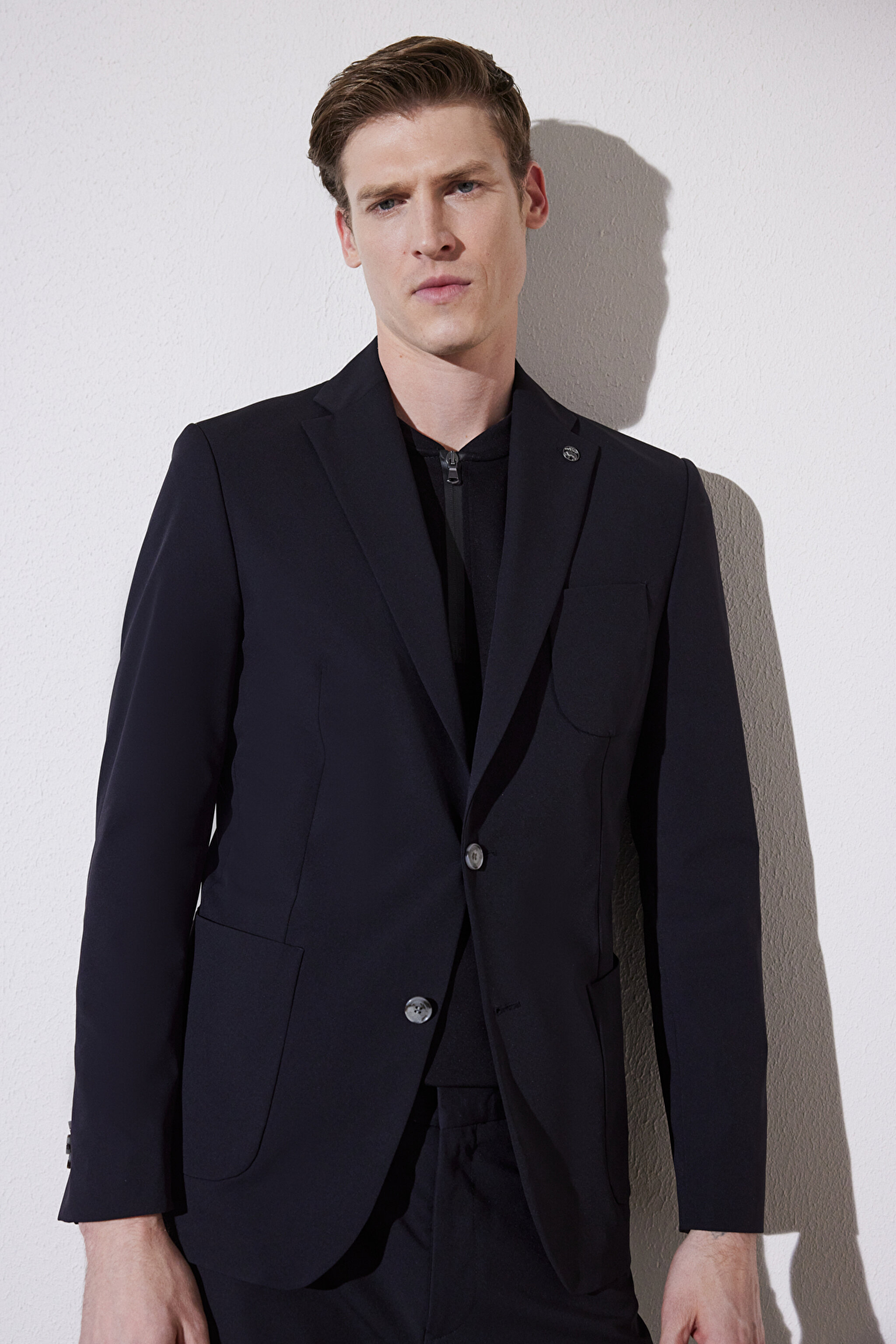 Slim Fit Dar Kesim Mono Yaka Cepli Performans Ceket - Siyah