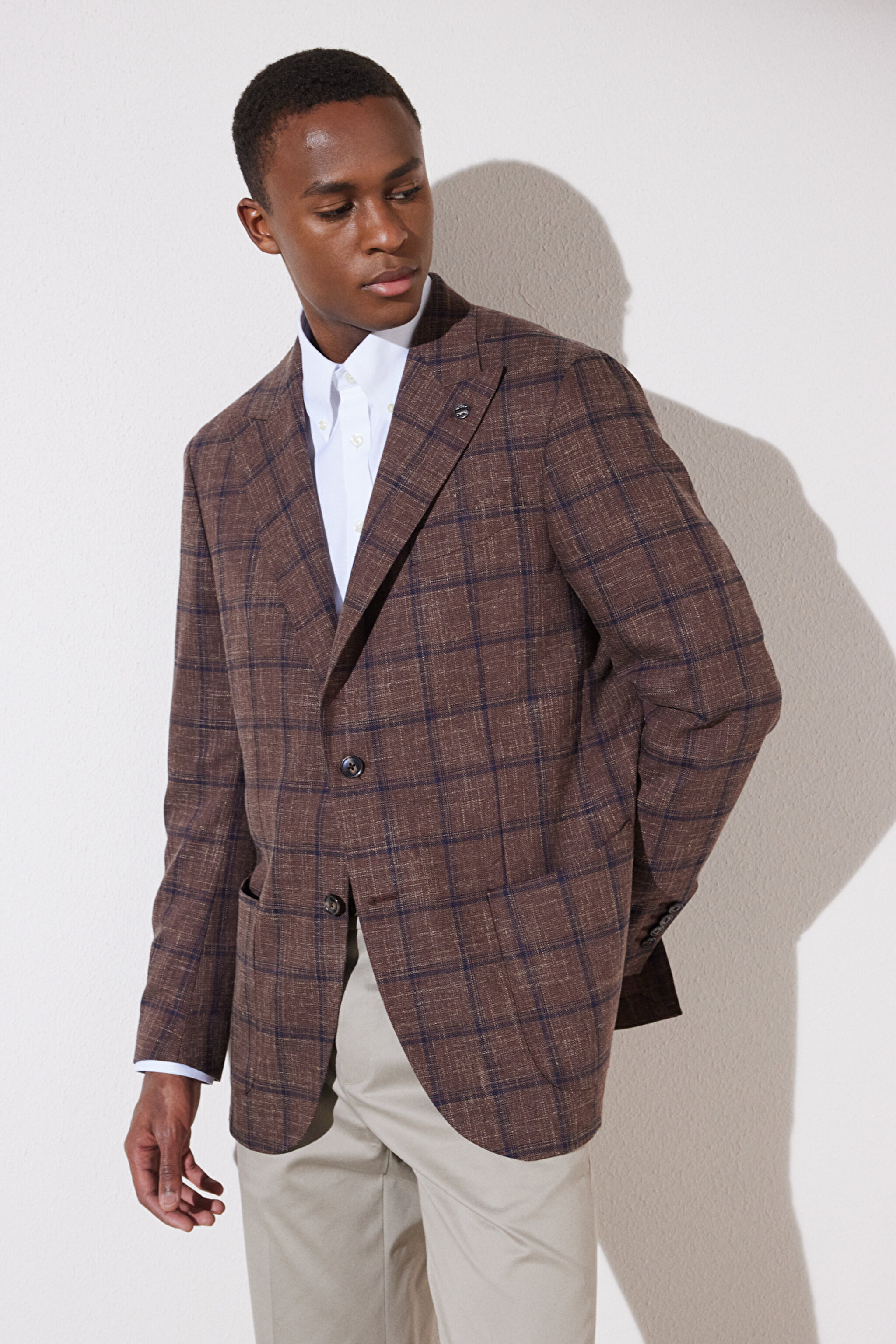 Slim Fit Dar Kesim Sivri Yaka Cepli Desenli Kruvaze Ceket - Kahverengi Kareli (görsel 4)