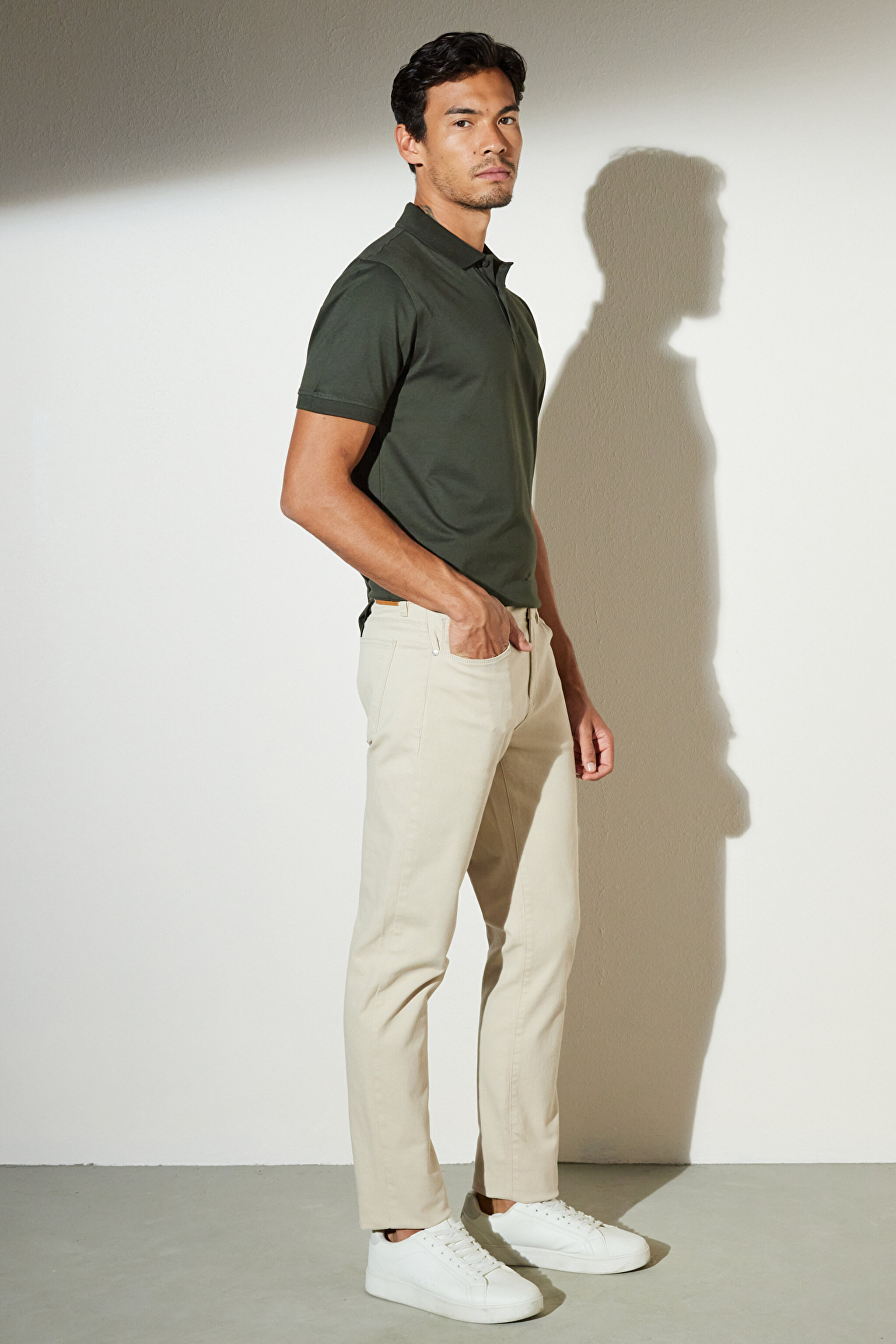 Regular Fit Geniş Kesim Cepli Pantolon - Bej (görsel 3)