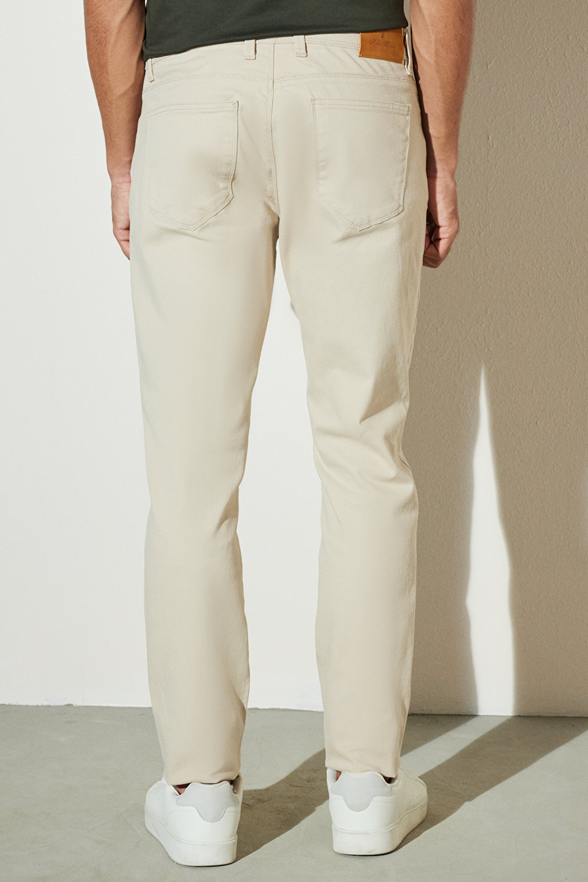 Regular Fit Geniş Kesim Cepli Pantolon - Bej (görsel 5)