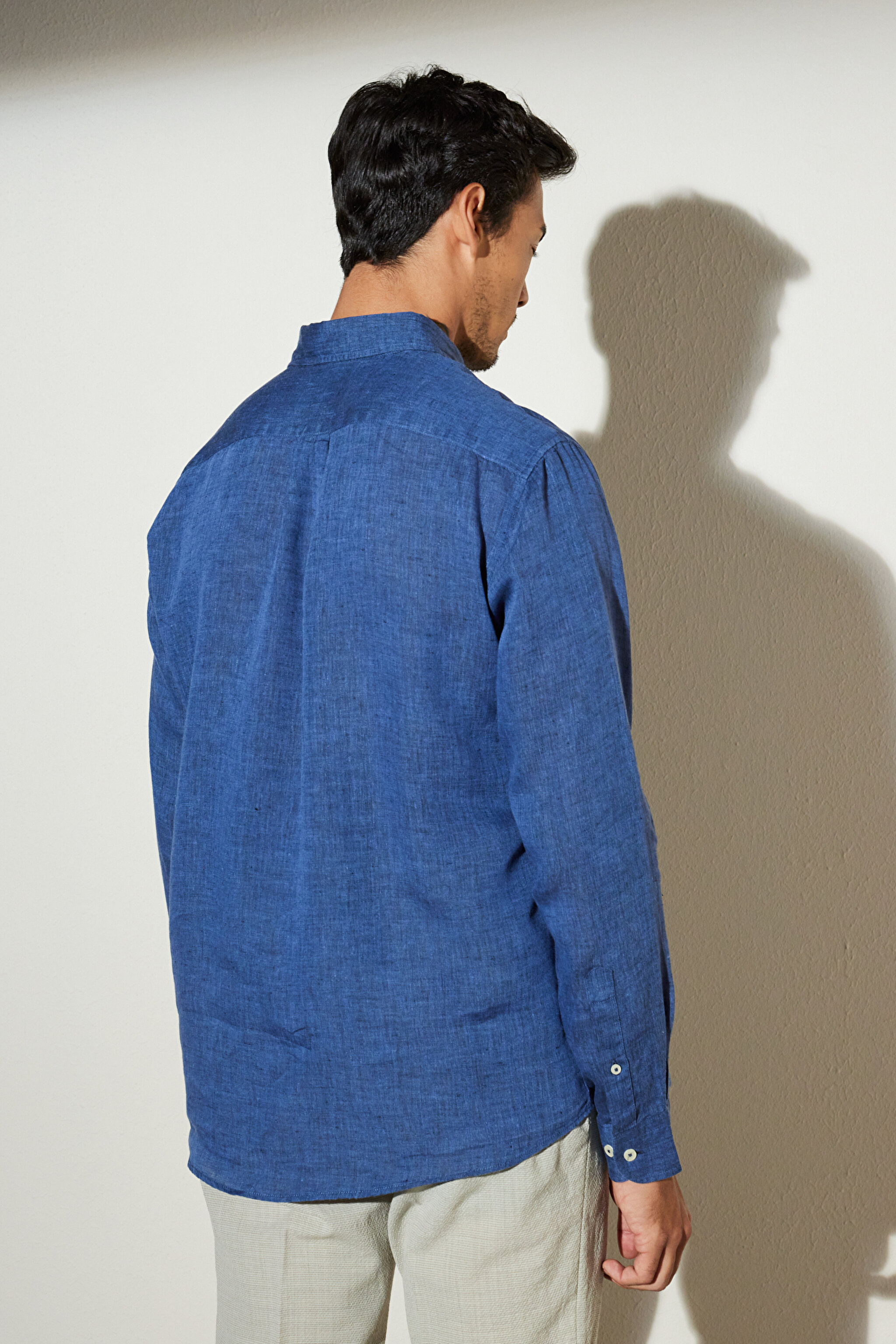Comfort Fit Rahat Kesim Düğmeli Yaka Keten Gömlek - Lacivert (görsel 6)