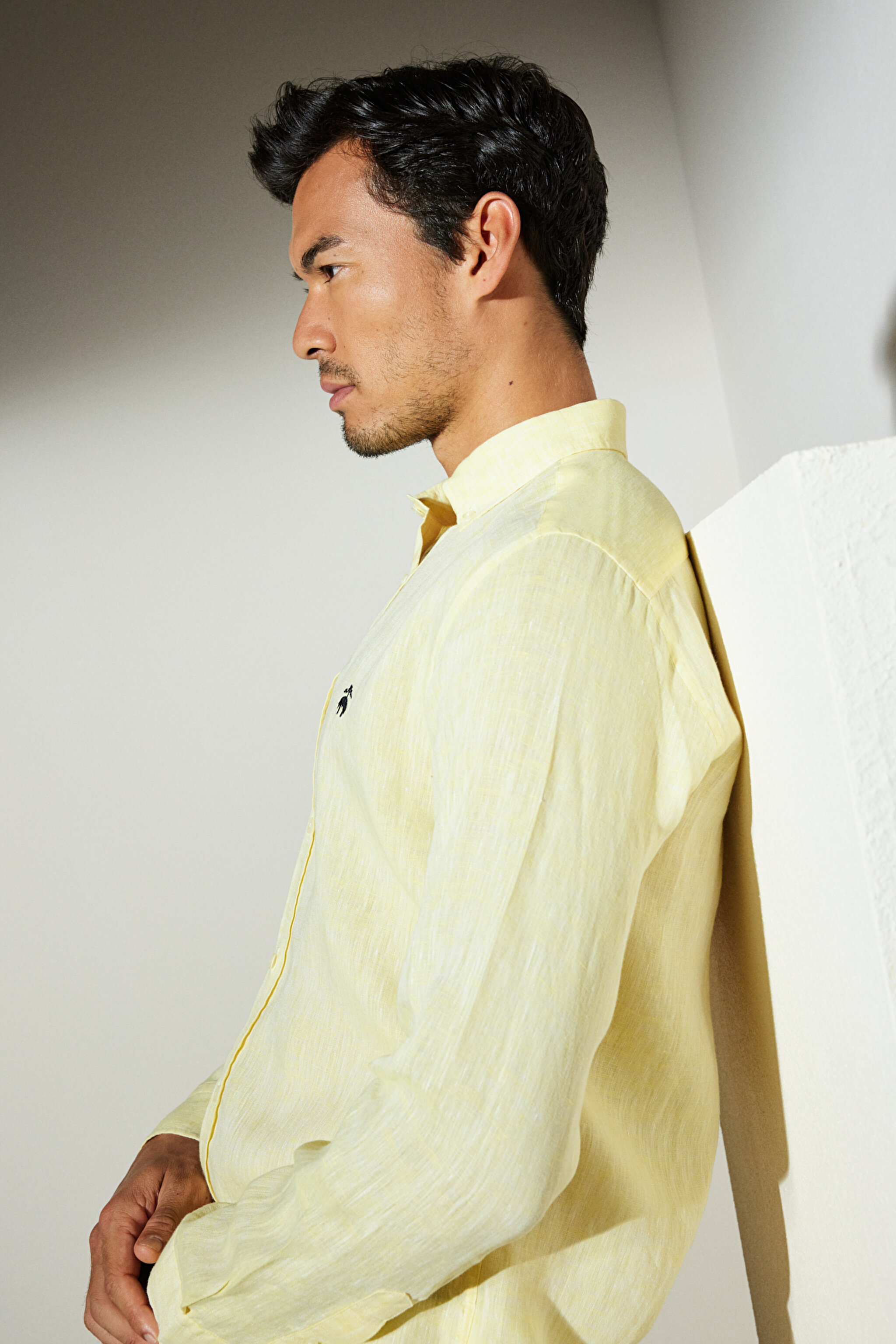 Slim Fit Dar Kesim Düğmeli Yaka Keten Gömlek - Sarı (görsel 5)