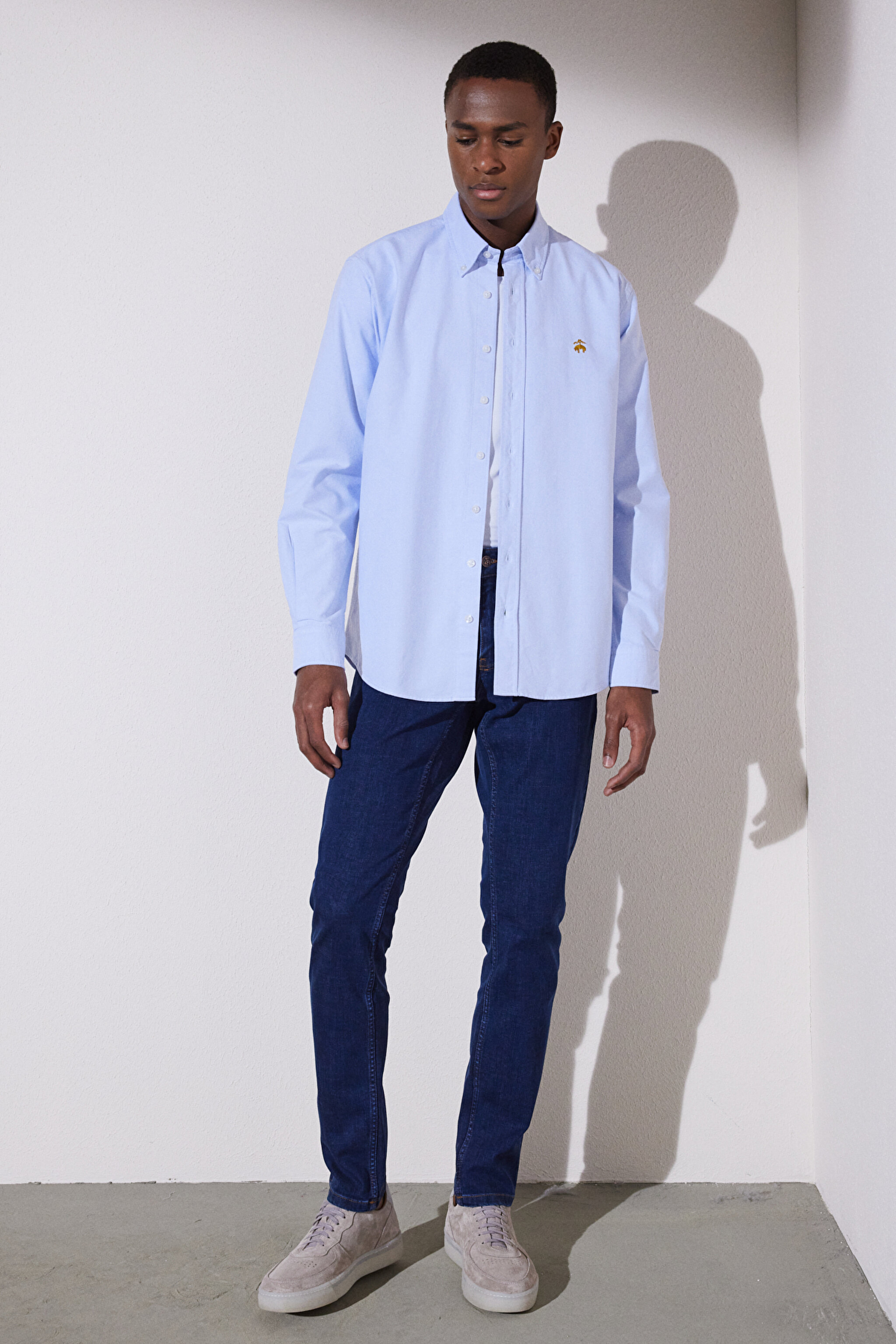 Comfort Fit Rahat Kesim Organik Pamuklu Düğmeli Yaka Gömlek - Mavi (görsel 8)