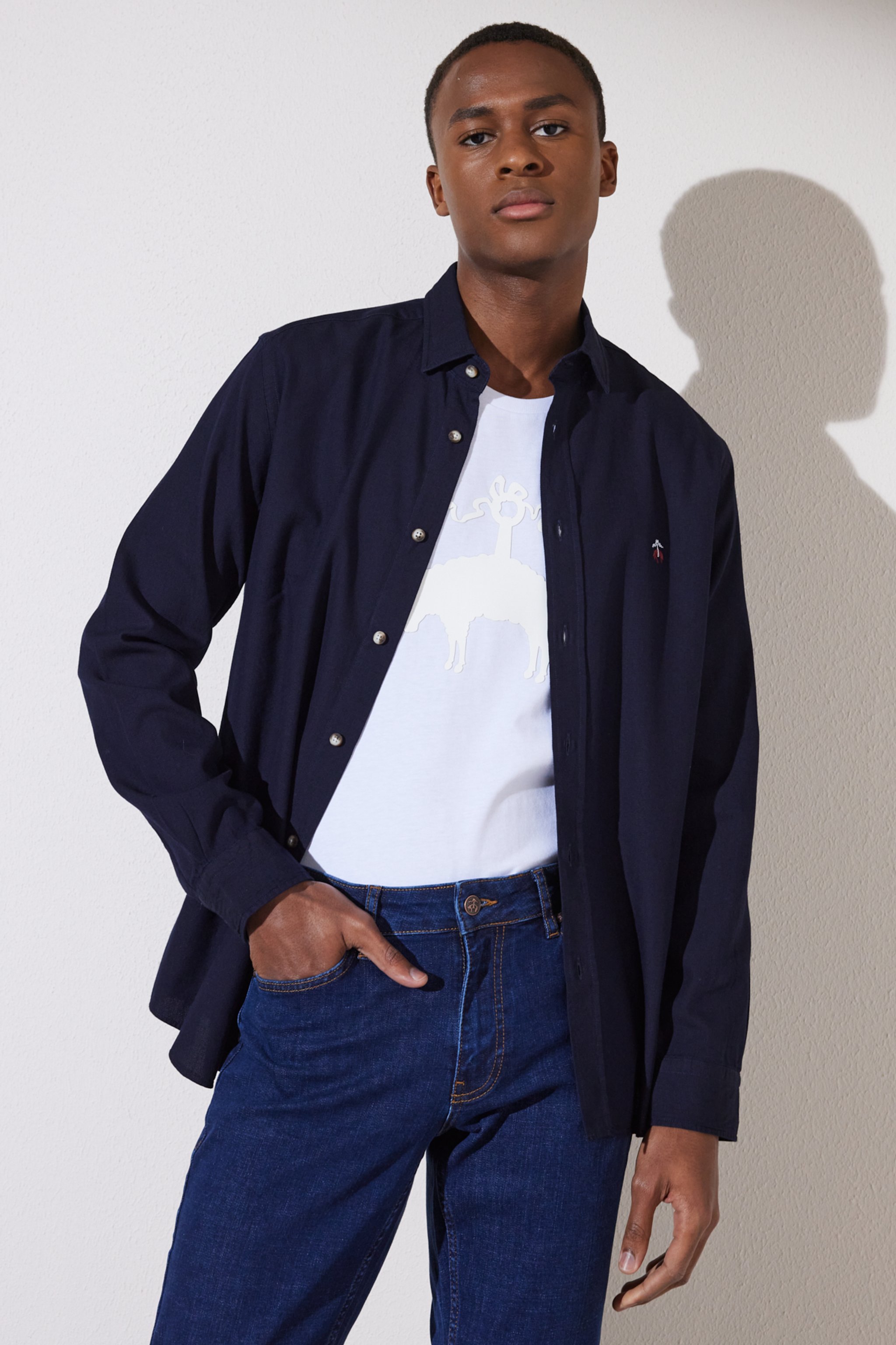 Slim Fit Dar Kesim Klasik Yaka Denim Gömlek - Lacivert (görsel 2)