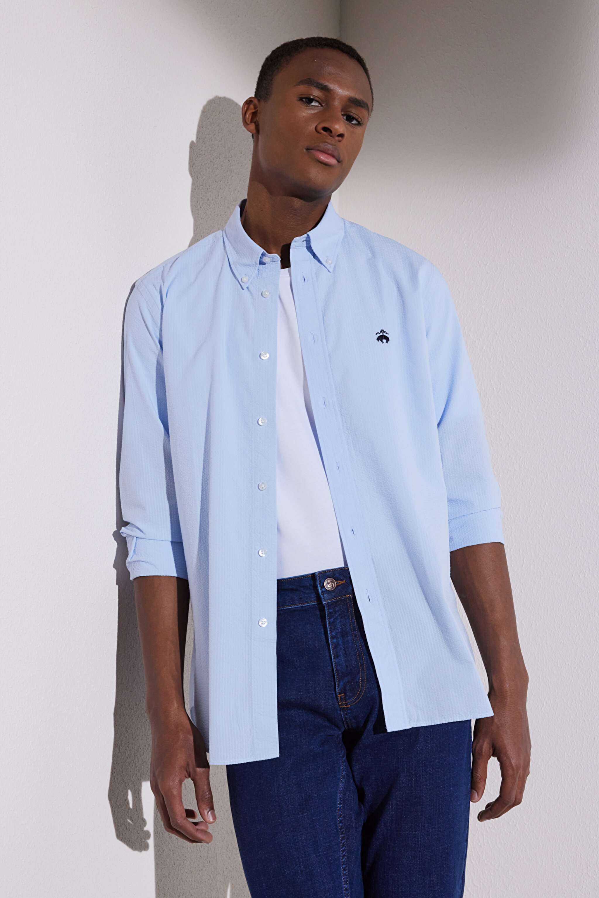Slim Fit Dar Kesim Düğmeli Yaka Gömlek - Açık Mavi