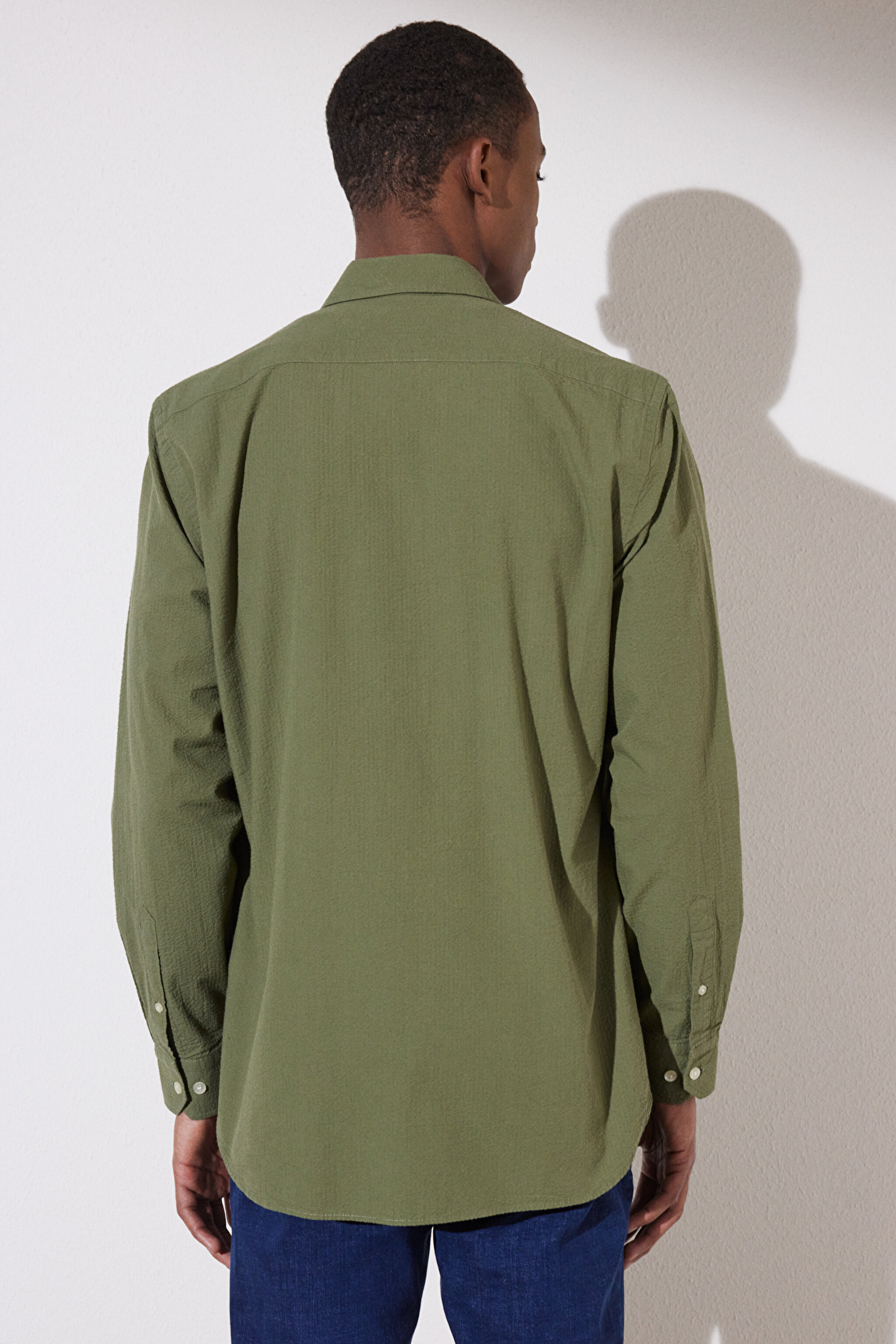 Slim Fit Dar Kesim Düğmeli Yaka Gömlek - Haki (görsel 6)
