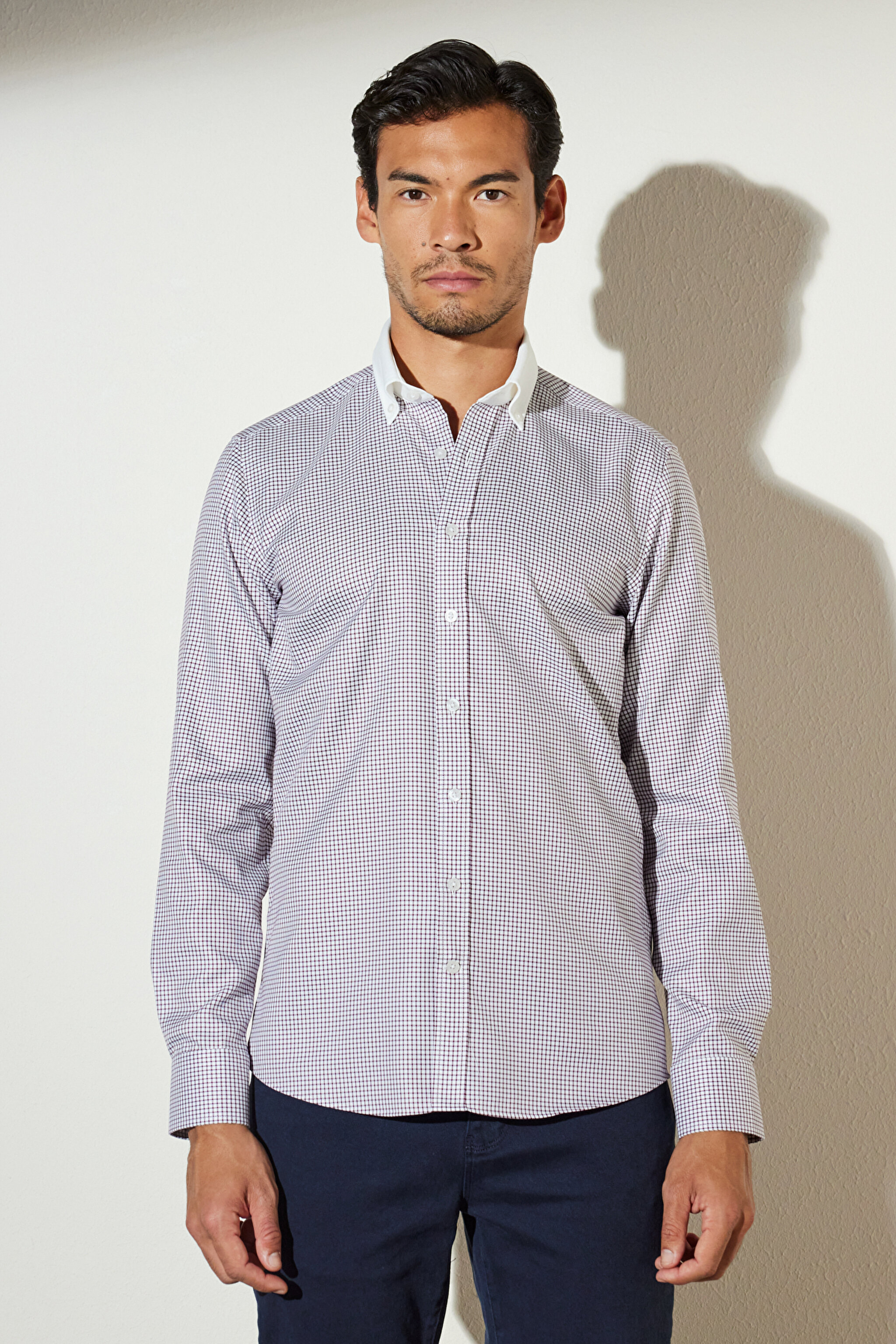 Slim Fit Dar Kesim Düğmeli Yaka %100 Pamuk Desenli Gömlek - Bordo-Beyaz