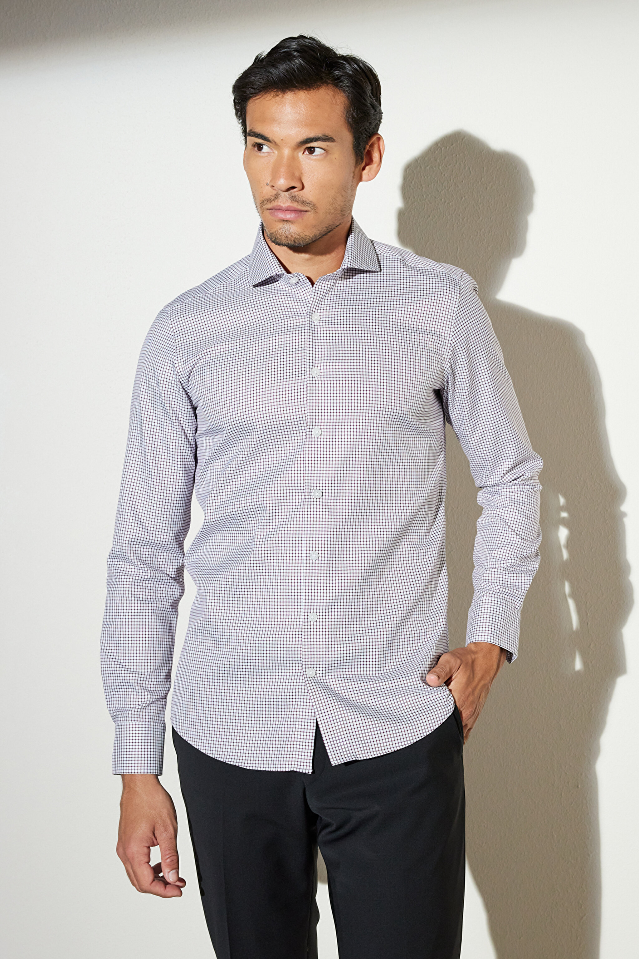 Slim Fit Dar Kesim İtalyan Yaka %100 Pamuk Desenli Gömlek - Bordo-Beyaz (görsel 4)