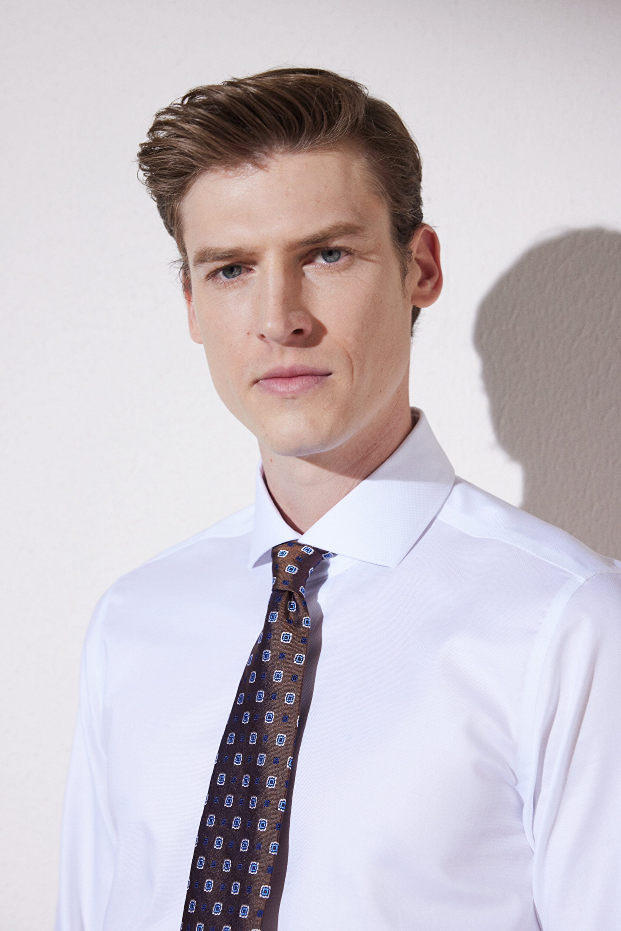 Slim Fit Dar Kesim İtalyan Yaka %100 Pamuk Gömlek - Beyaz (görsel 4)