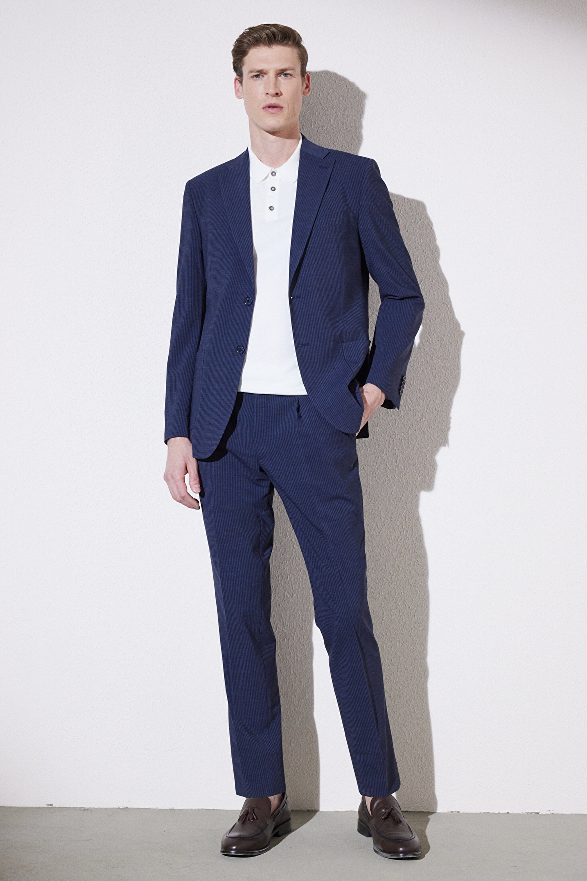 Slim Fit Dar Kesim Mono Yaka Desenli Takım Elbise - Lacivert (görsel 4)