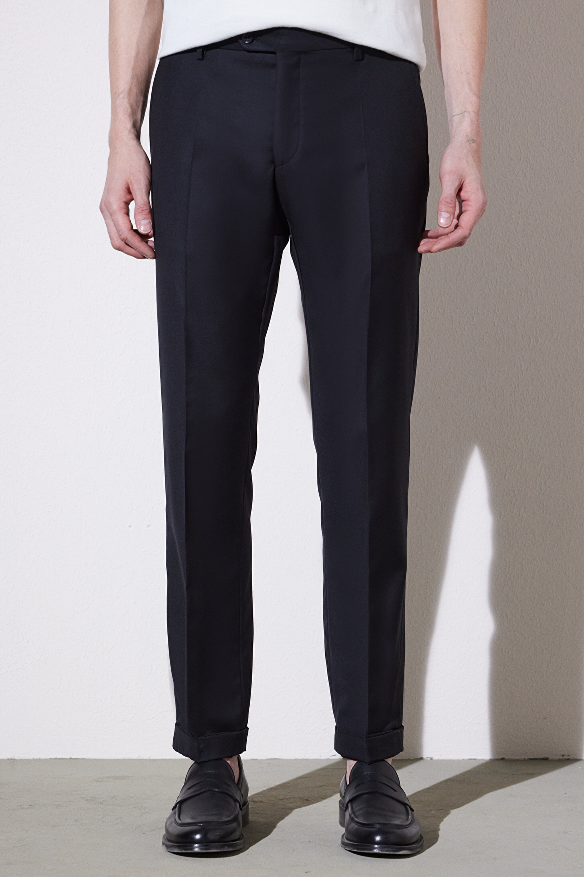 Comfort Fit Rahat Kesim Mono Yaka Desenli Yünlü Takım Elbise - Siyah (görsel 4)
