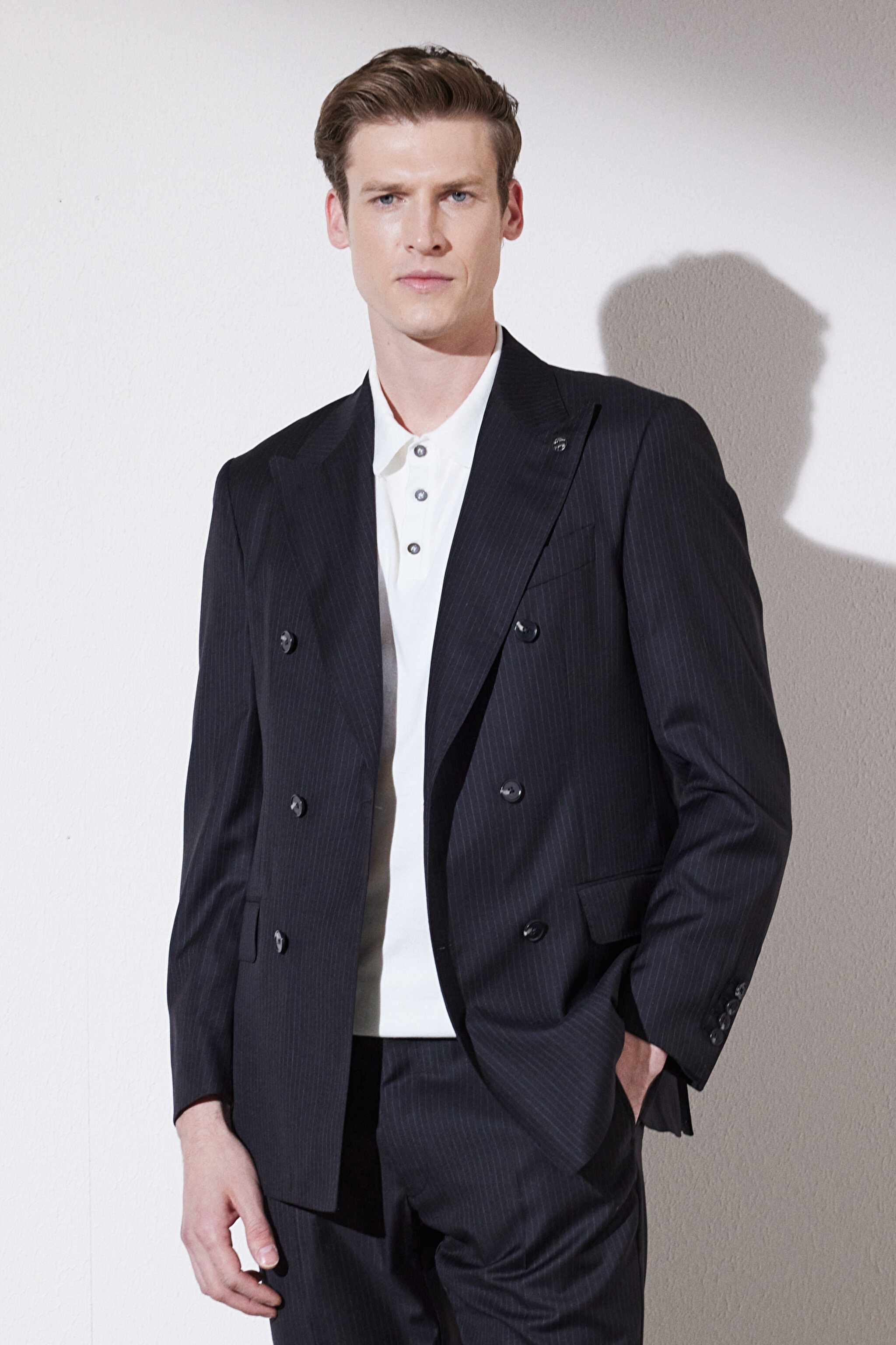 Slim Fit Dar Kesim Sivri Yaka Desenli Cepli Yünlü Takım Elbise - Siyah Çizgili (görsel 5)