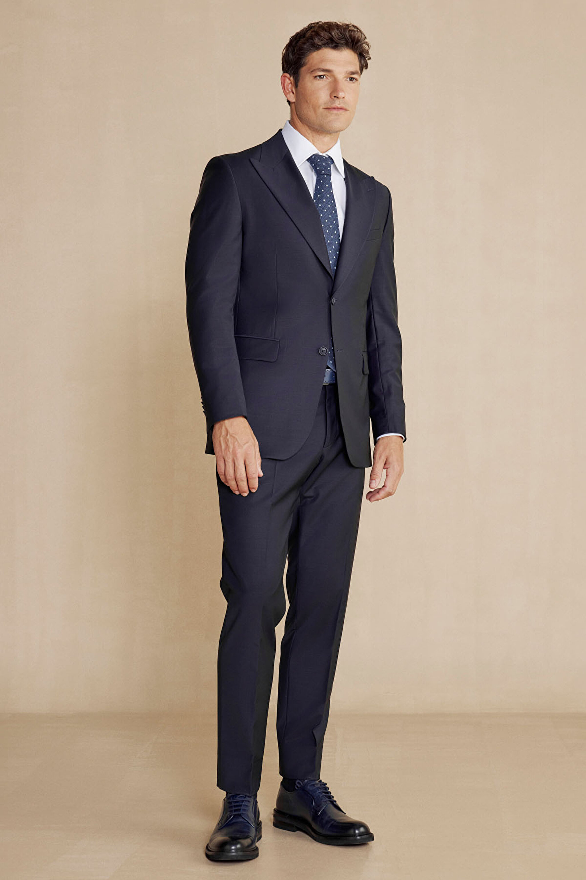 Yün Karışımlı Sivri Yaka Slim Fit Takım Elbise - Lacivert (görsel 3)