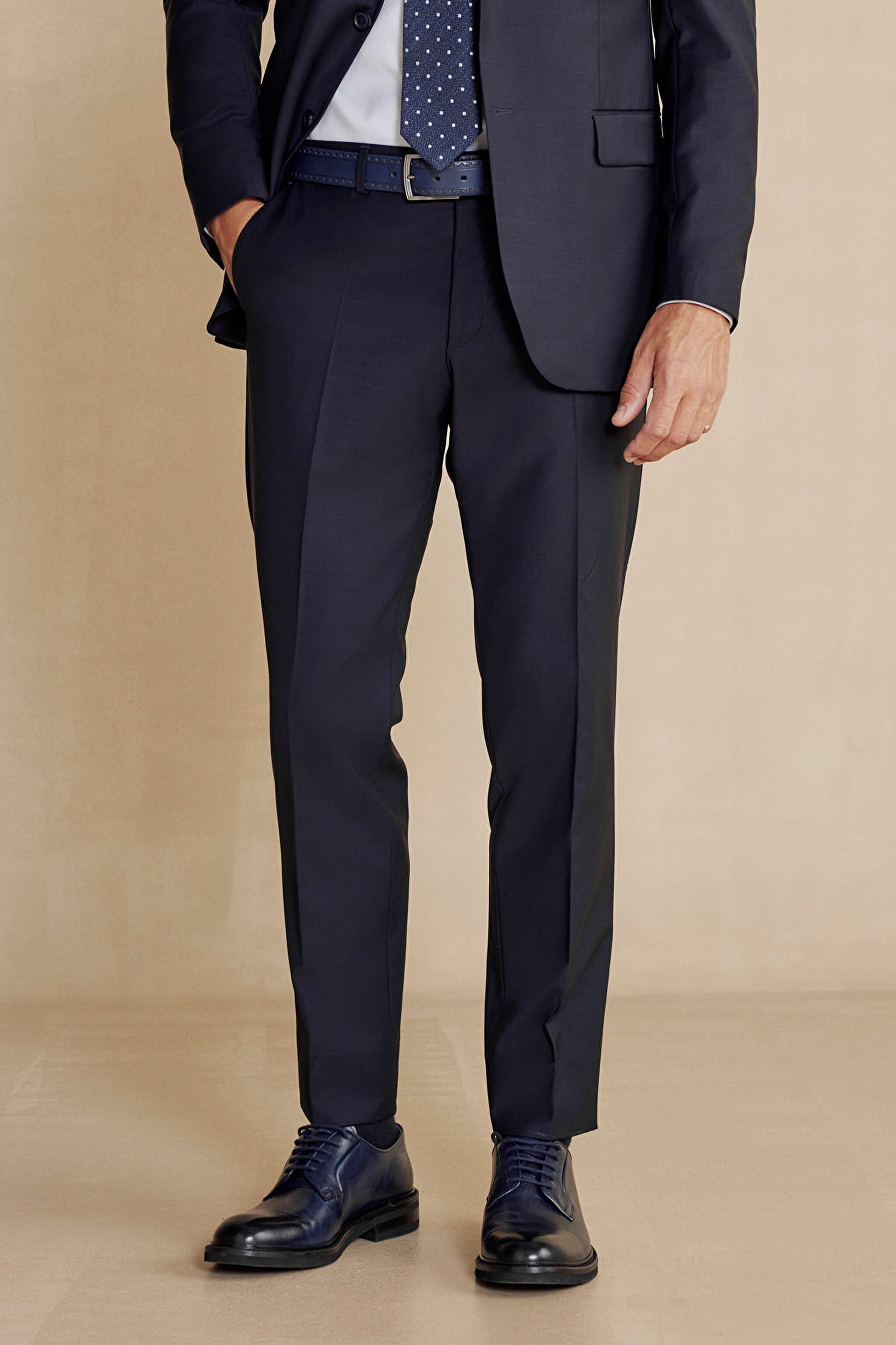 Yün Karışımlı Sivri Yaka Slim Fit Takım Elbise - Lacivert (görsel 5)