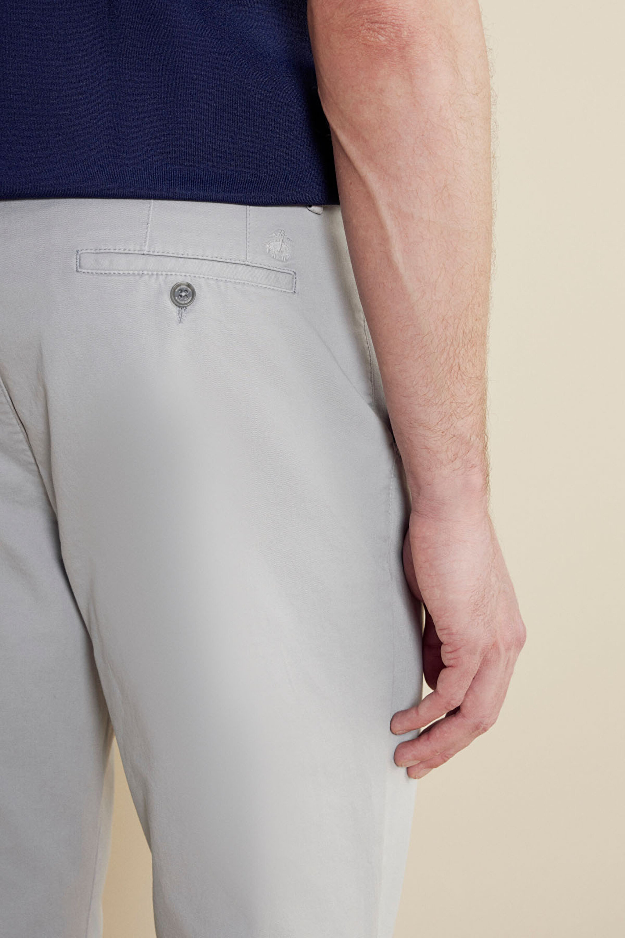 Premium Essentials Pamuk Karışımlı Düz Paça Parça Boya Chino Pantolon - Açık Gri (görsel 5)