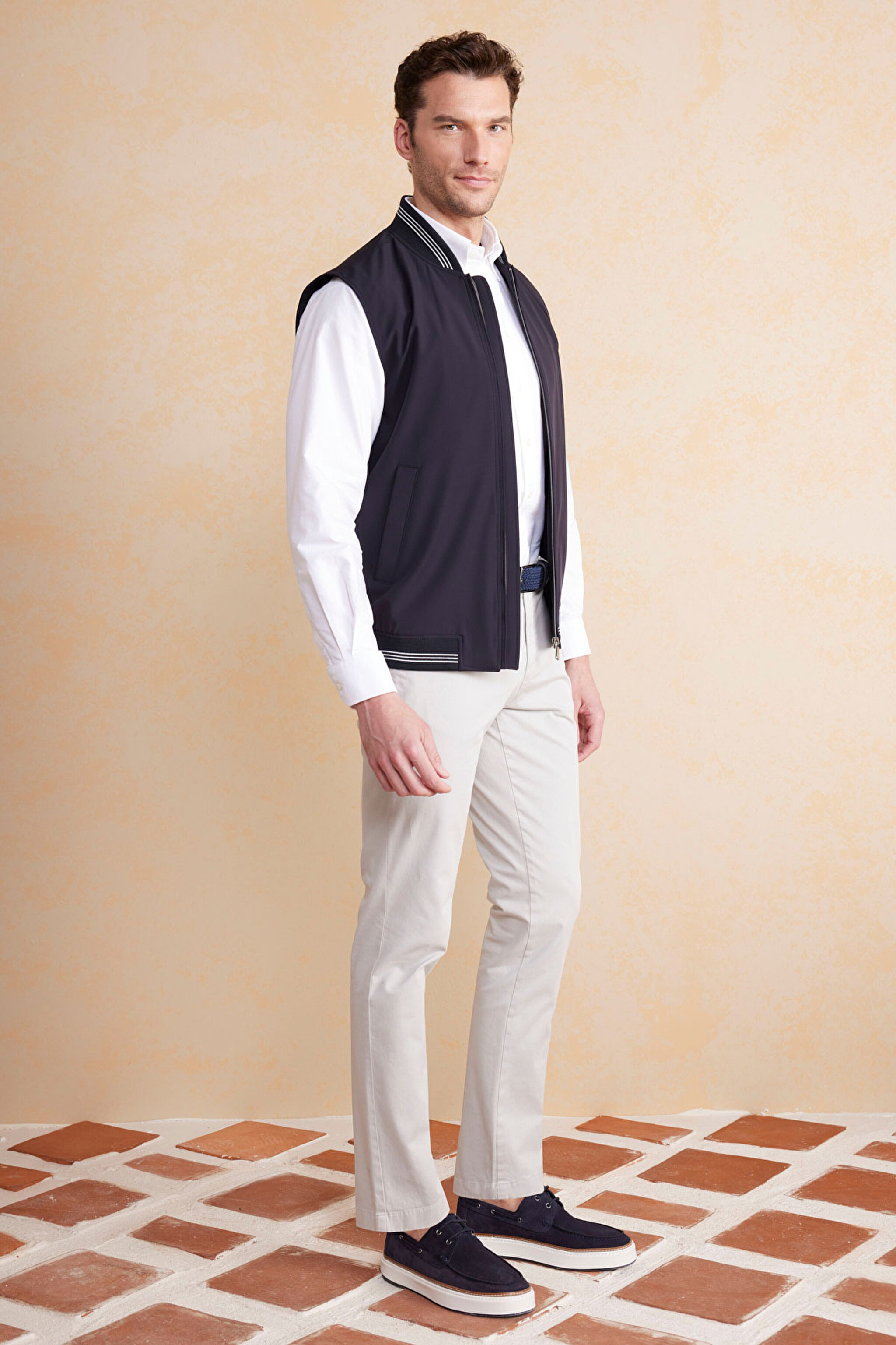 Premium Essentials Pamuk Karışımlı Düz Paça Parça Boya Chino Pantolon - Taş (görsel 2)