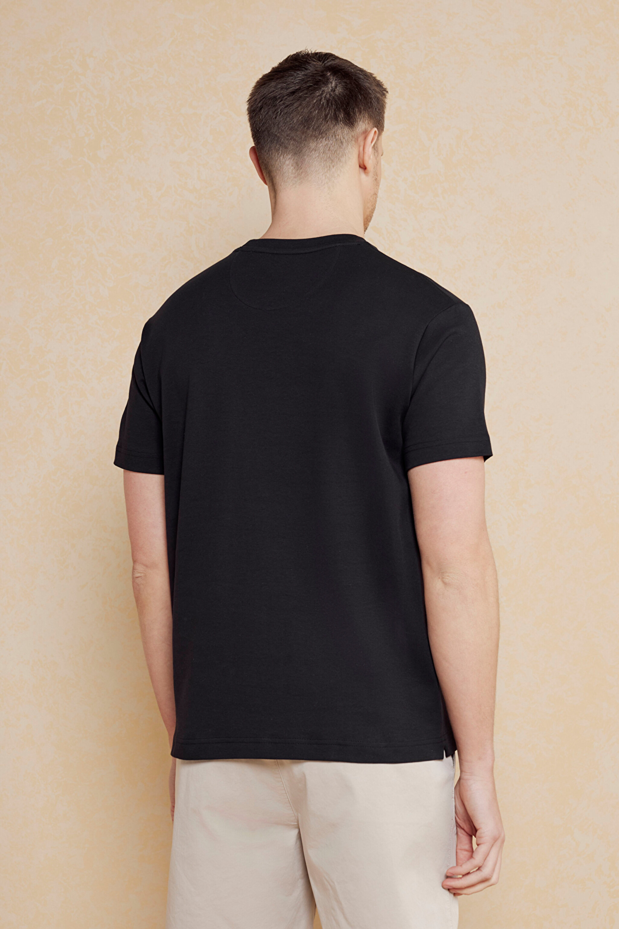 Kolu Patch Logolu Bisiklet Yaka Erkek T-Shirt - Siyah (görsel 5)