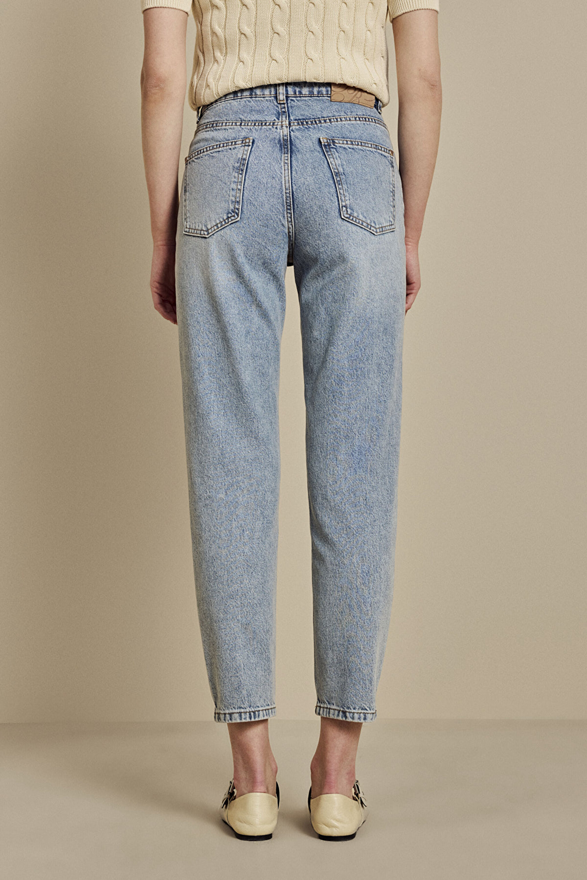 %100 Pamuk Yüksek Bel Slim Mom Fit Denim Pantolon - Açık Mavi (görsel 4)