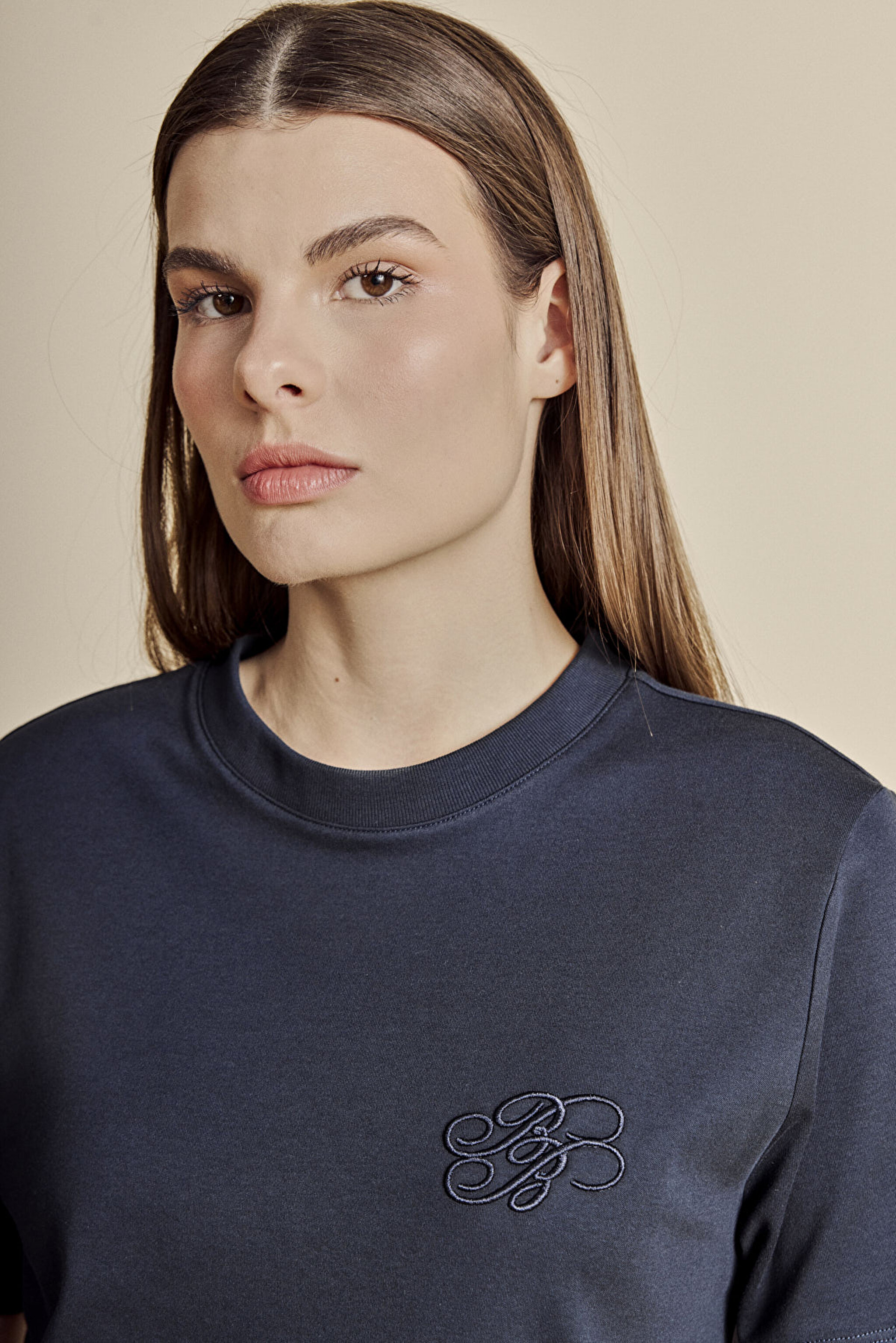 %100 Pamuk Bisiklet Yaka Eva Nakışlı T-shirt - Lacivert (görsel 4)