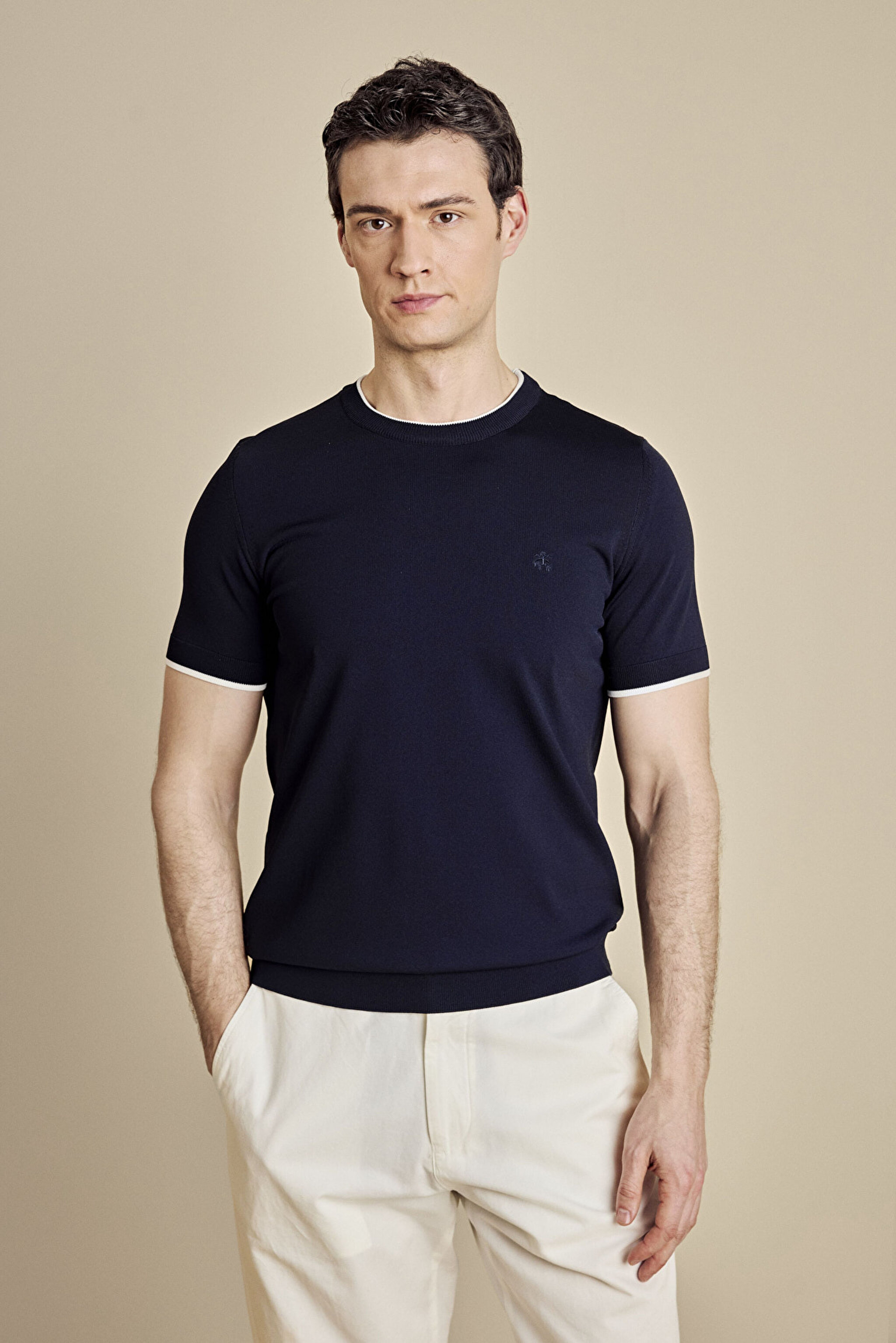 Lacivert-Kırık Beyaz