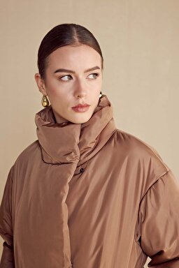 Beli Kuşaklı Kadın Puffer Mont - Karamel (görsel 6)