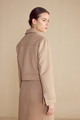 Yün Logo Astarlı Crop Kadın Mont - Camel (görsel 6)